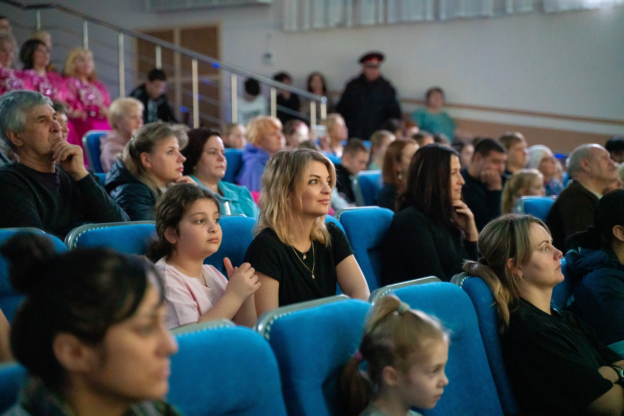 Концерт к 8 марта. Марьина роща. Жизнь курорта Кабардинка в фотографиях