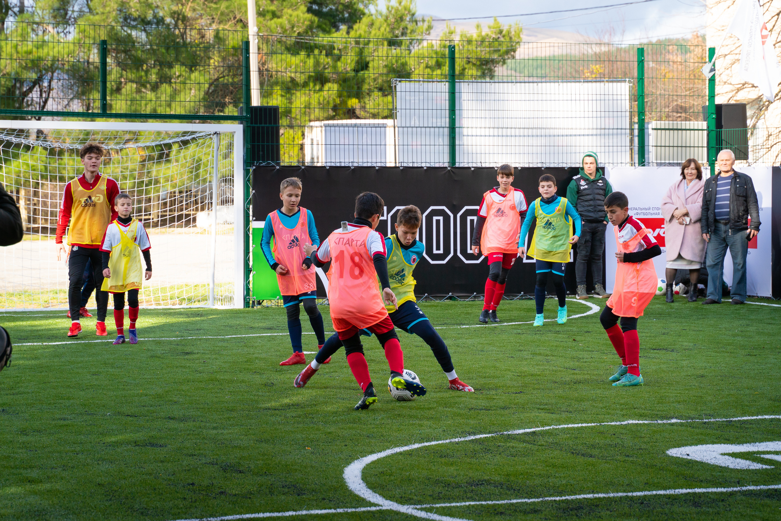 Открытие футбольного поля. Жизнь курорта Кабардинка в фотографиях