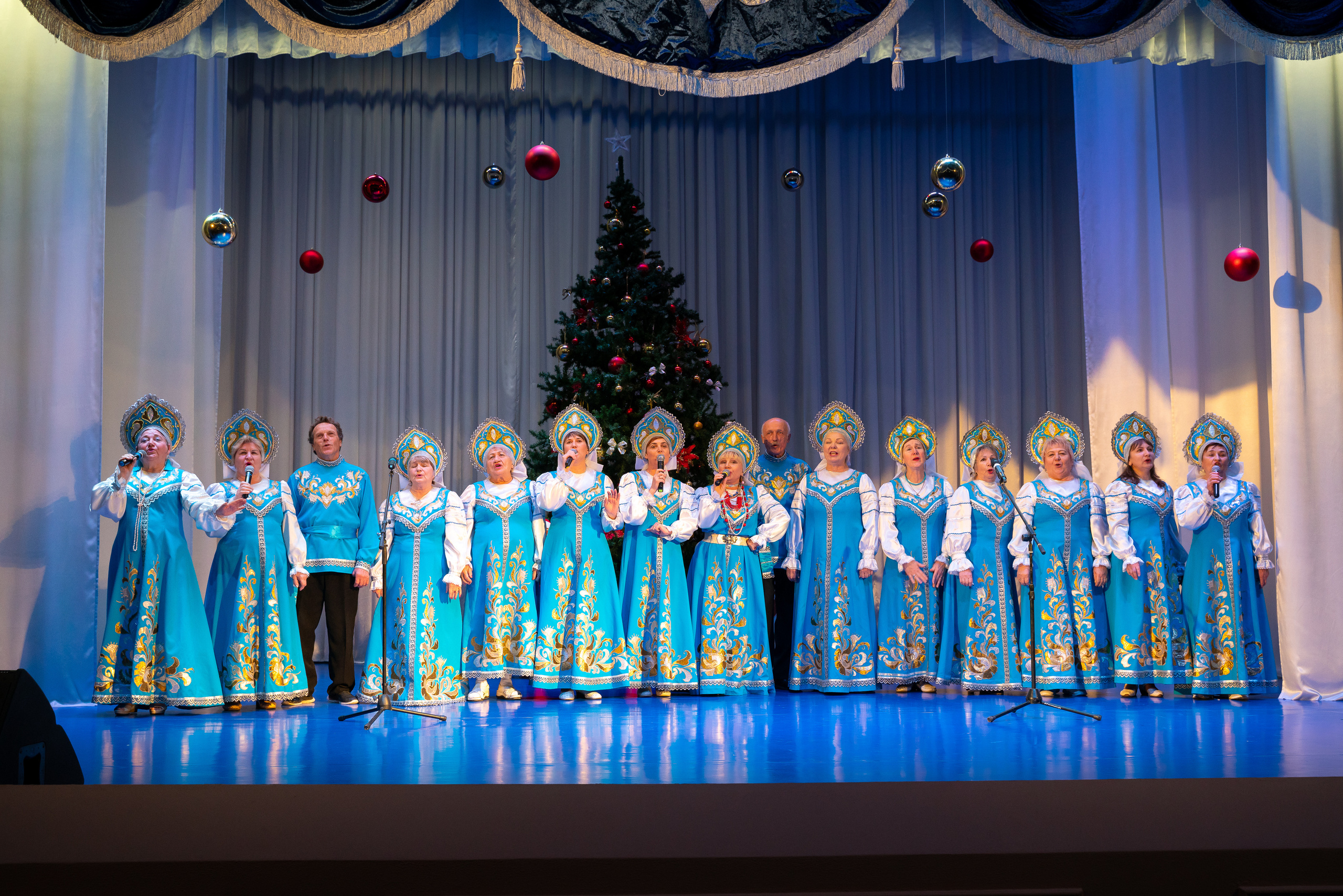 Новогодний концерт, Марьина Роща. Жизнь курорта Кабардинка в фотографиях