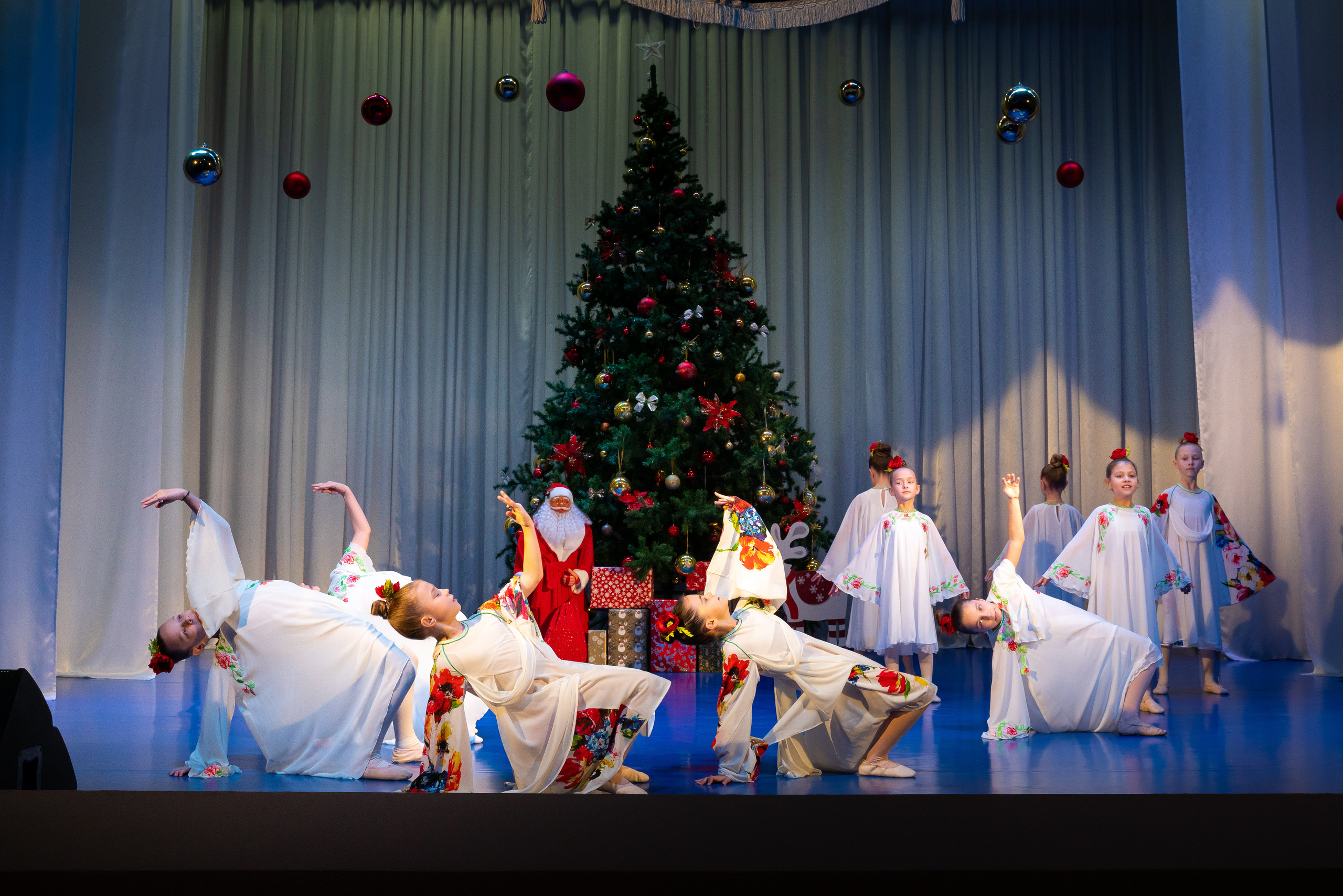 Новогодний концерт, Марьина Роща. Жизнь курорта Кабардинка в фотографиях