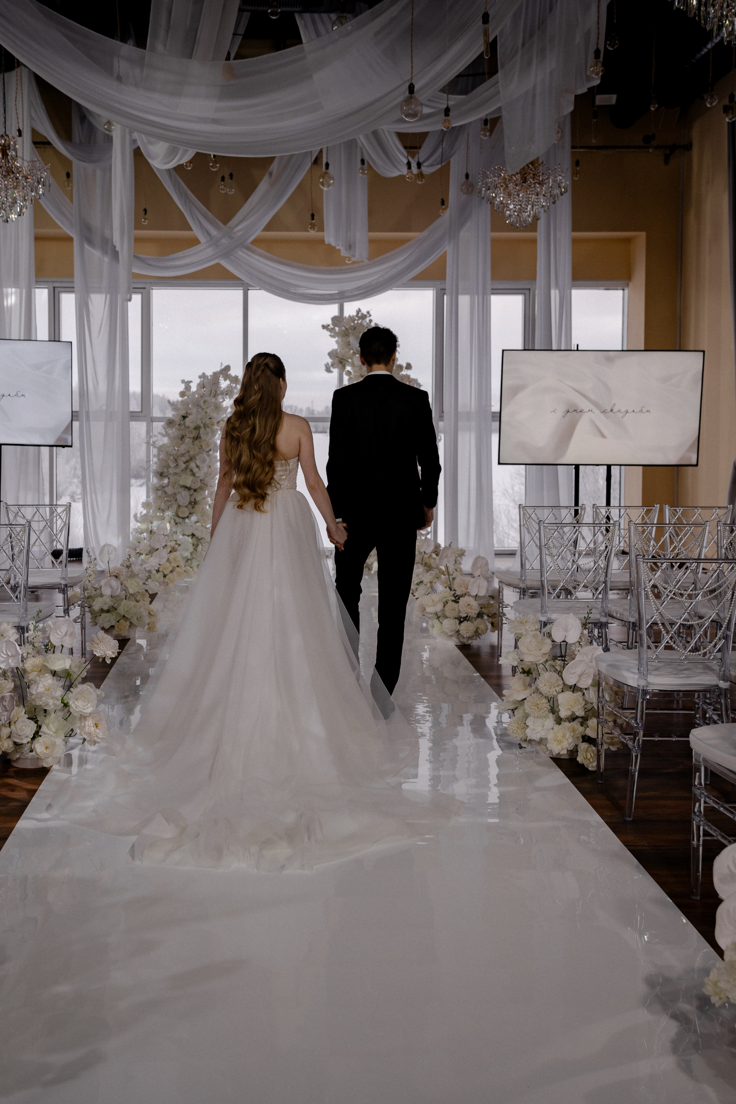 СВАДЕБНАЯ СЬЕМКА СБОРОВ В ОТЕЛЕ И ВЫЕЗД НА ЦЕРЕМОНИЮ (СНЯТО В СИБИРЕ В НИЖНЕВАРТОВСКЕ). Профессиональный фотограф, Санкт-Петербург — Виктория Богомолова