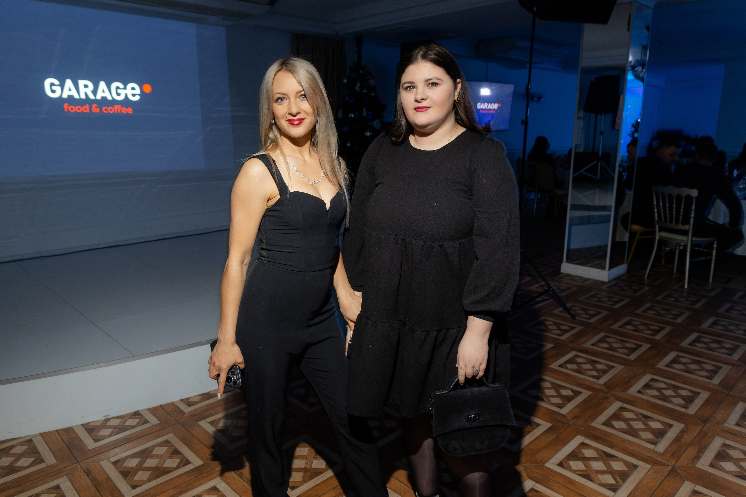 Корпоративная фотосъемка для кафе GARAGE | Новый год 2025 | Минск. Свадебный фотограф в Минске/Беларуси Сергей Спиридонов