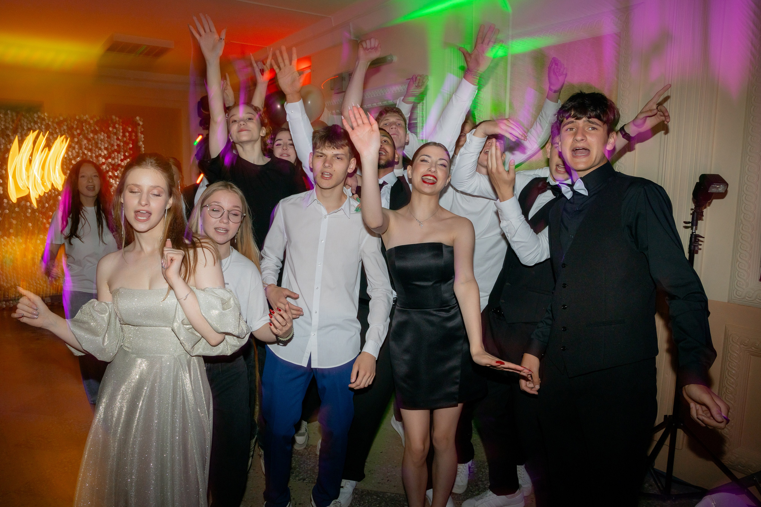 Школьный выпускной 2024 год в Соколе (Минск). Свадебный фотограф в Минске/Беларуси Сергей Спиридонов