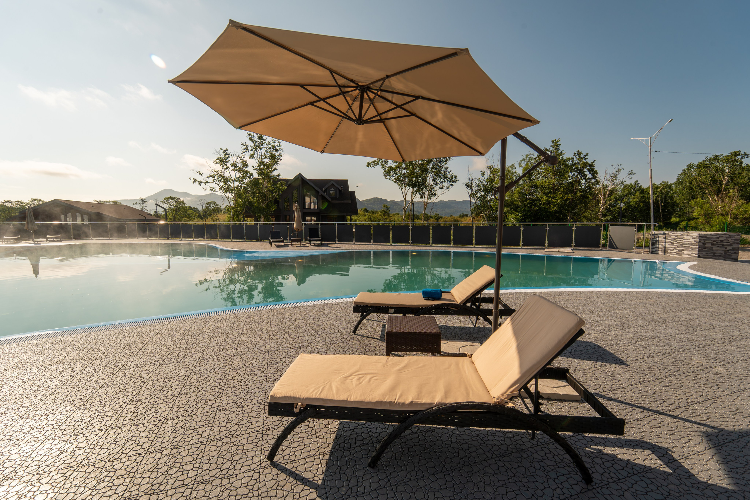 Экстерьер Kamchatka Chalet. Репортажный фотограф в Красной Поляне и Сочи Павлюченко Екатерина