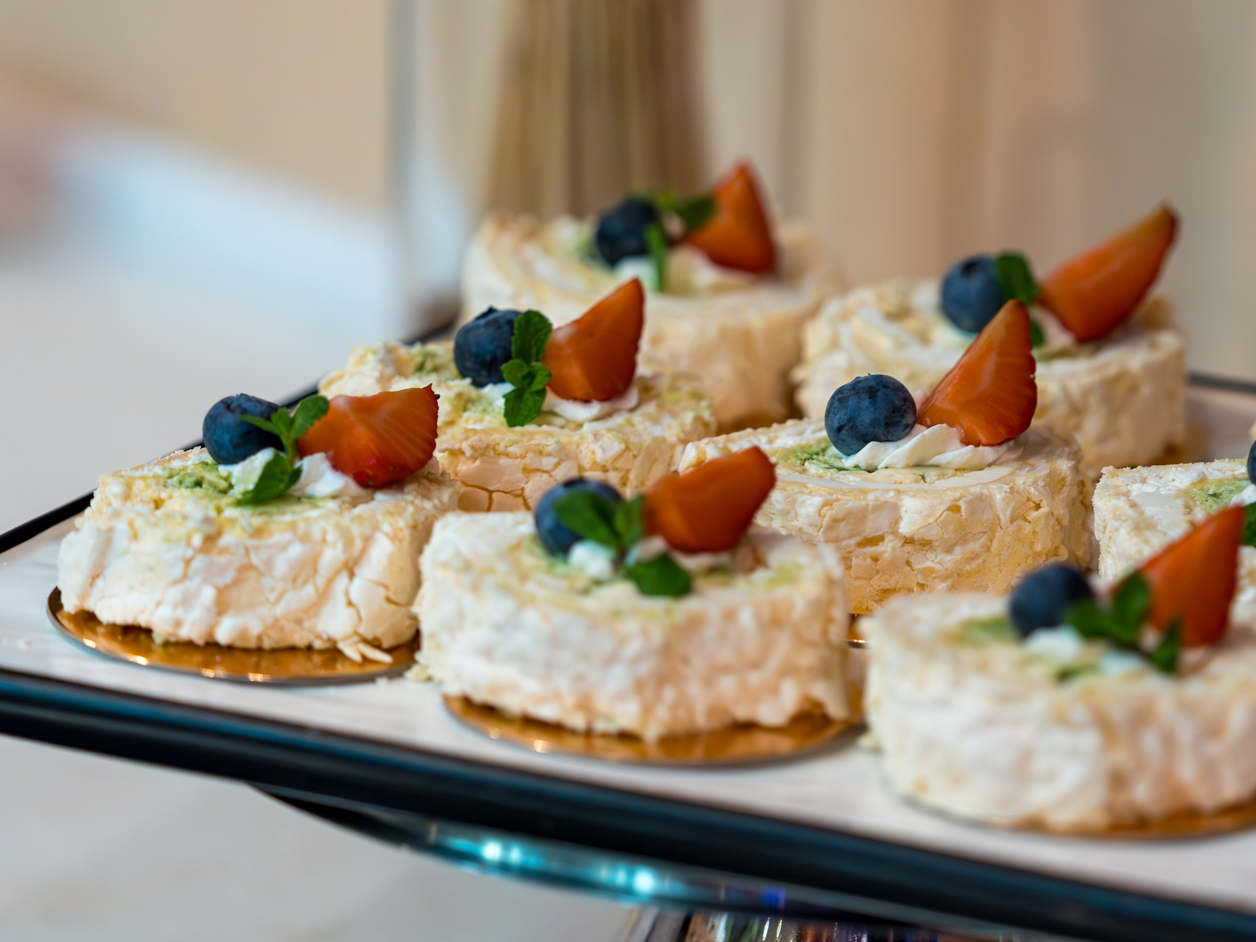 Новый год 2024 в ресторане Эрбелия. Репортажный фотограф в Красной Поляне и Сочи Павлюченко Екатерина