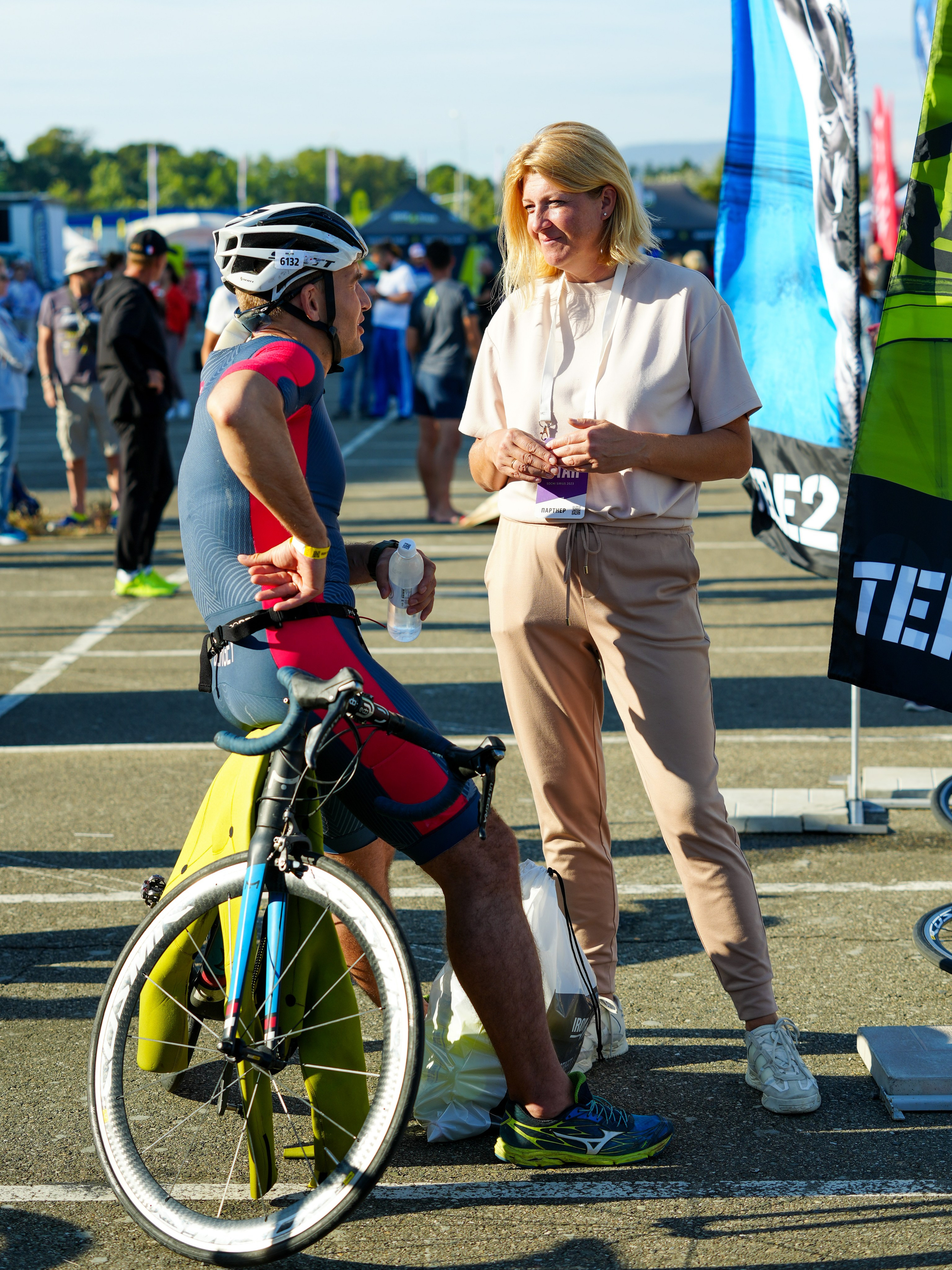 Фотоотчет партнерской интеграции для компании TELE2 на фестивале Ironstar. Репортажный фотограф в Красной Поляне и Сочи Павлюченко Екатерина