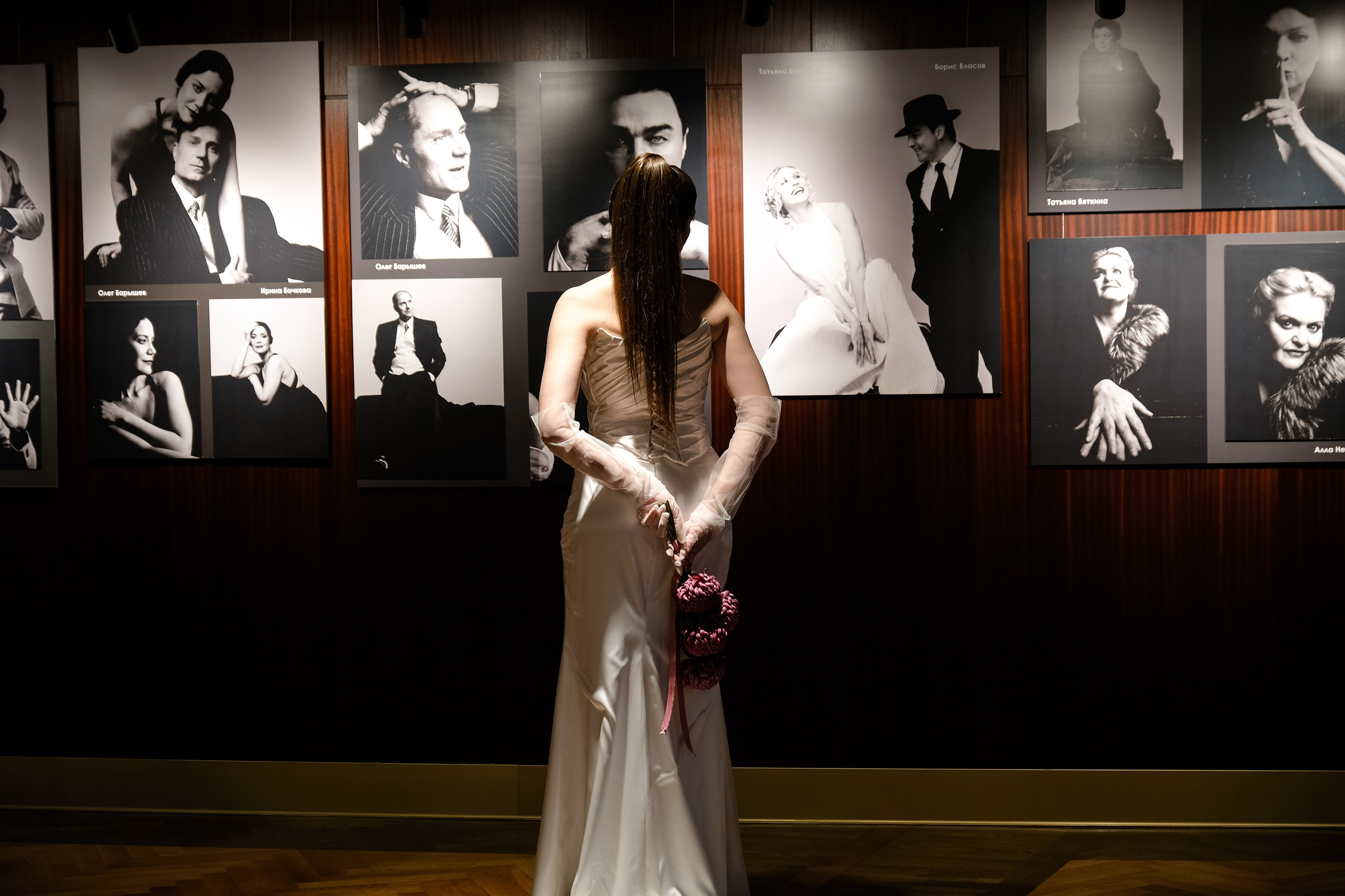 Свадебная фотосессия в театре драмы имени Наума Орлова. Свадебный фотограф в Челябинске Сырчикова Наталья