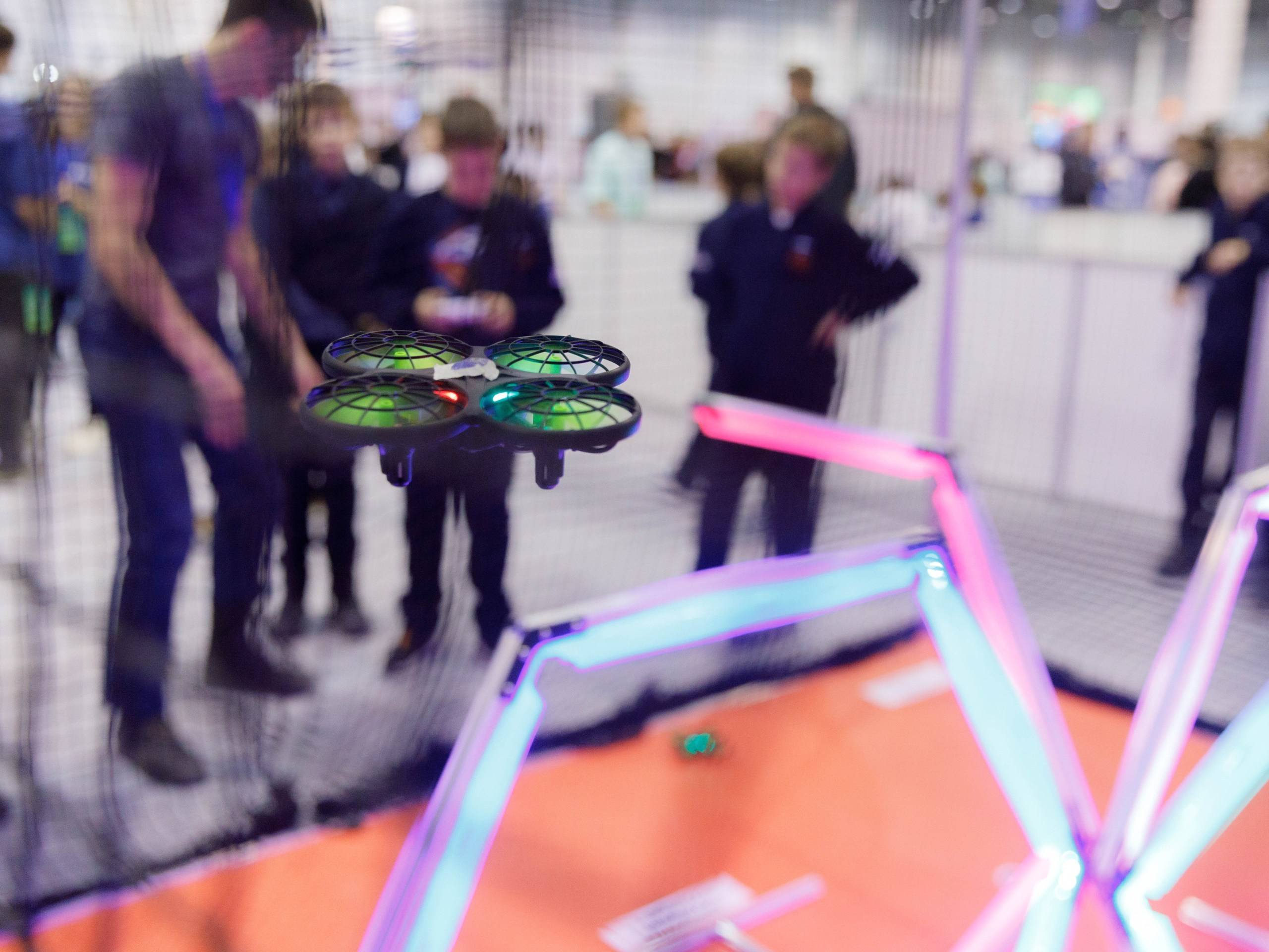 Фестиваль беспилотных авиационных систем «Дотянуться до неба». Экспоцентр. Репортажный фотограф в Новосибирске Алена Помазунова