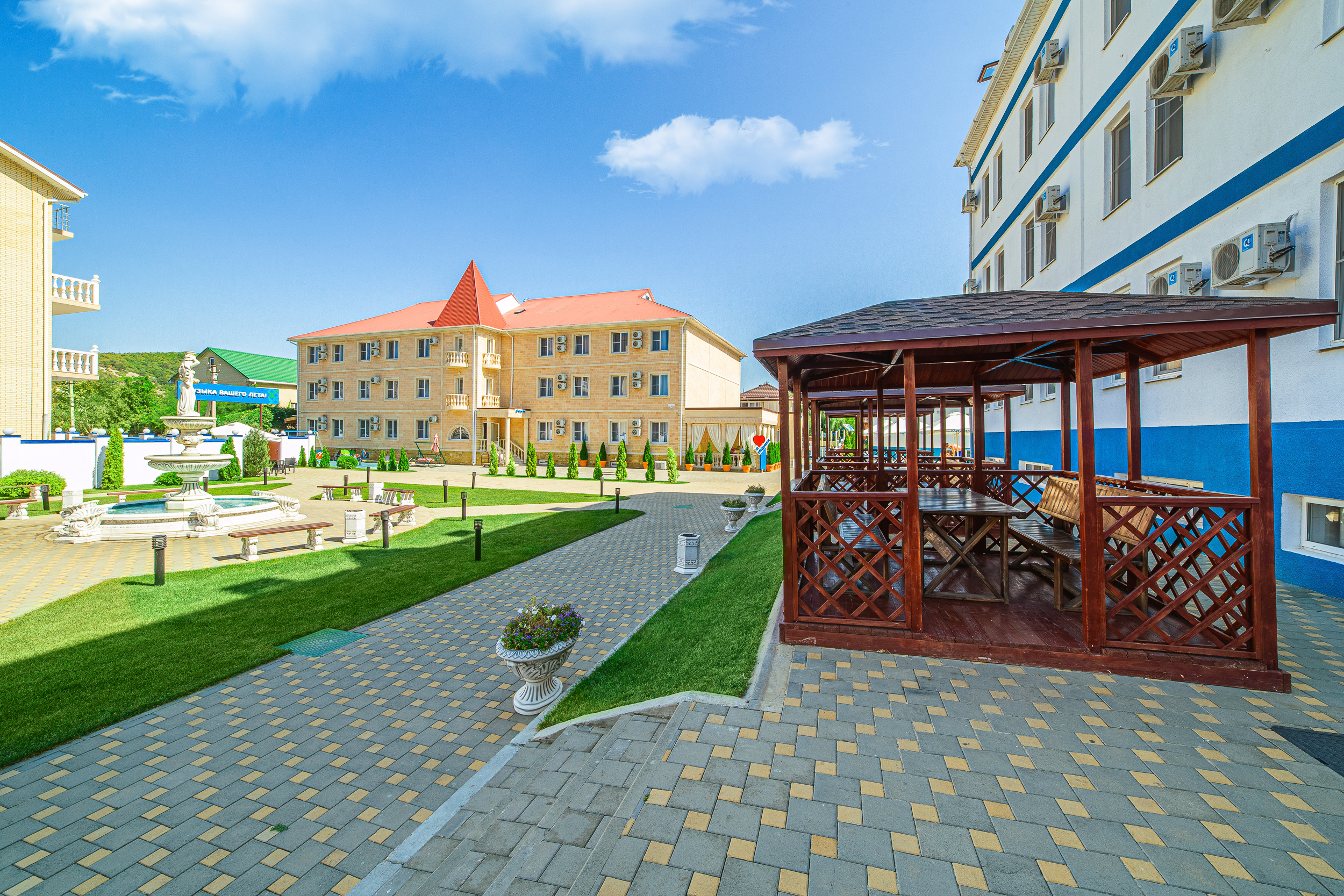 Renatphoto-Фотосъёмка экстерьера и интерьера. Профессиональная фотосъёмка интерьеров, предметная фотосессия еды для меню г. Анапа