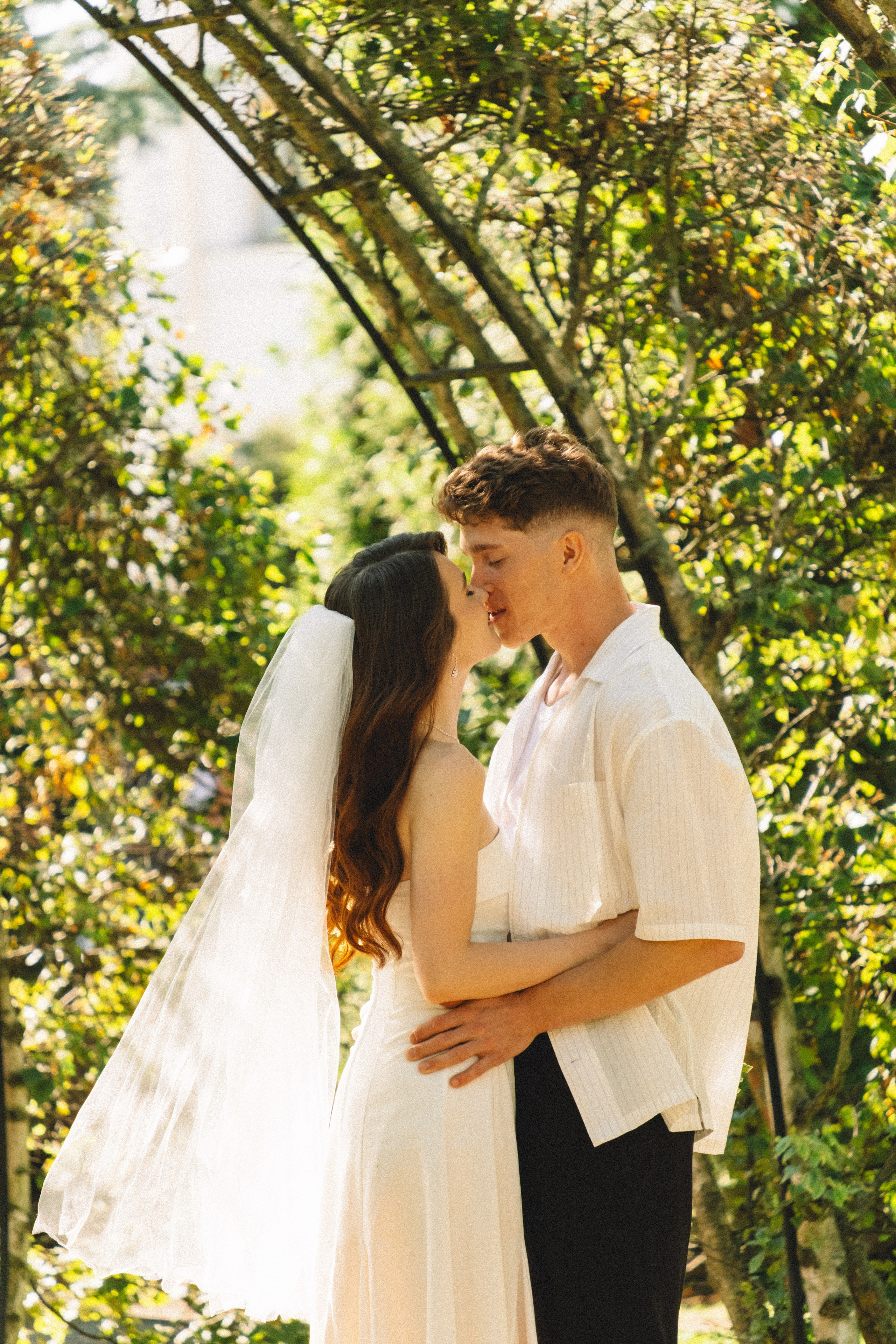 СВАДЕБНАЯ СЬЕМКА В ПЕТЕРГОФЕ И СЬЕМКА РЕПОРТАЖА В ЗАГСЕ ПЕТЕРГОФА. Профессиональный фотограф, Санкт-Петербург — Виктория Богомолова