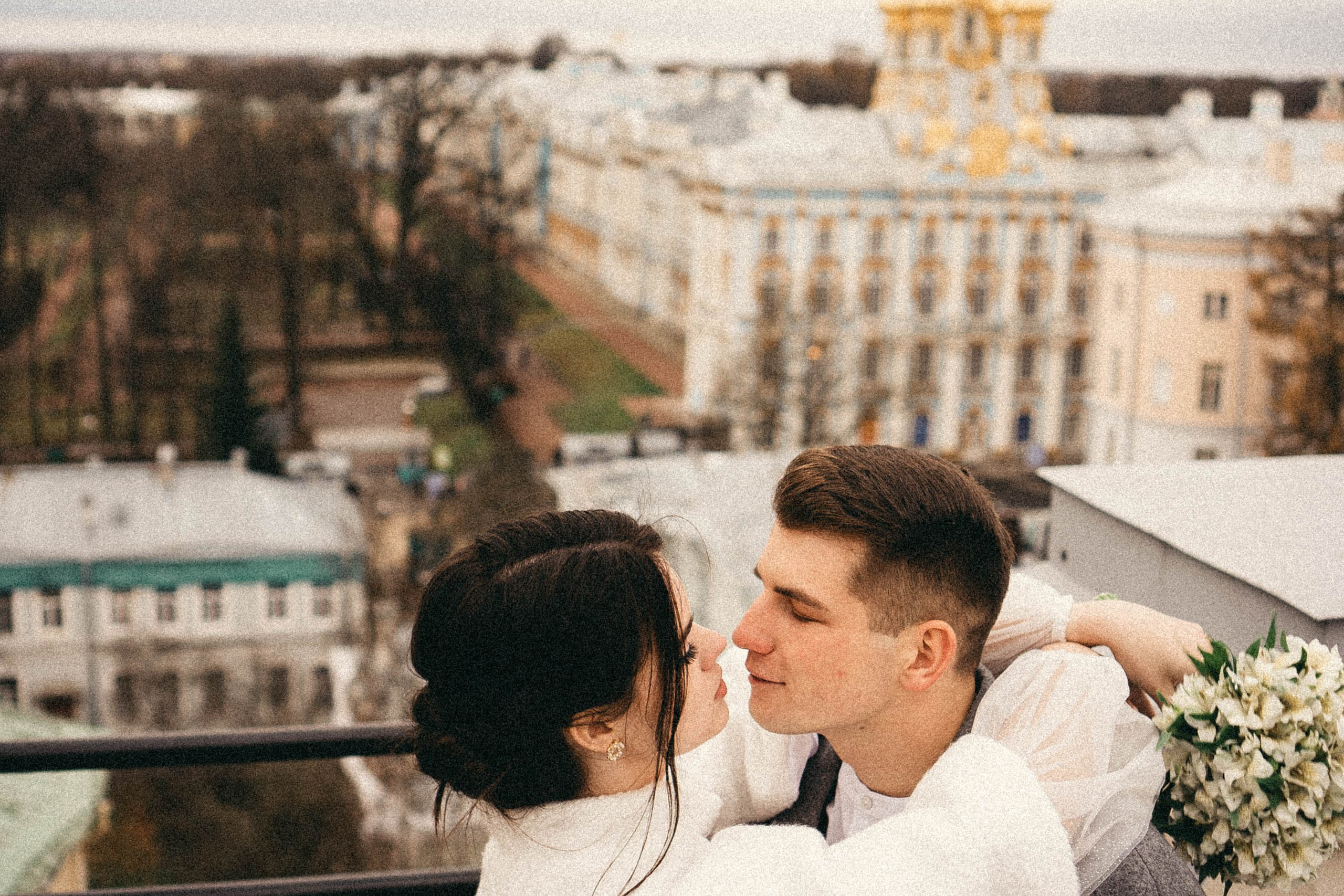 СВАДЕБНАЯ СЬЕМКА ПАРЫ В ГОРОДЕ ПУШКИН В ПАРКЕ ЕКАТЕРИНЕНСКОМ В НОЯБРЕ. Профессиональный фотограф, Санкт-Петербург — Виктория Богомолова