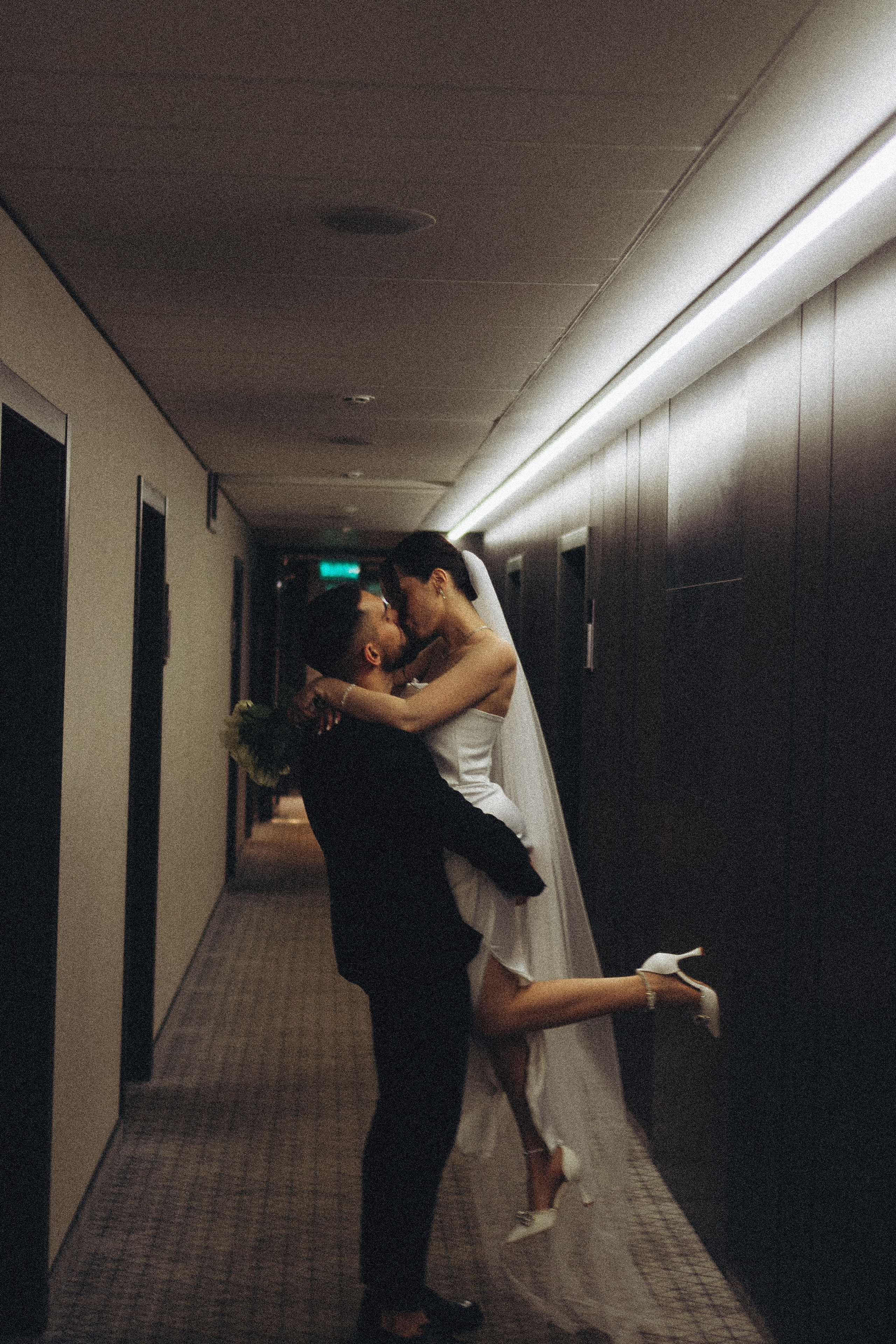 СВАДЕБНАЯ СЬЕМКА СБОРОВ ЖЕНИХА И НЕВЕСТЫ В ОТЕЛЕ И ТАКЖЕ ФОТОСЕССИИЯ В ОТЕЛЕЕ МЕГАПОЛИС БРЯНСК. Профессиональный фотограф, Санкт-Петербург — Виктория Богомолова