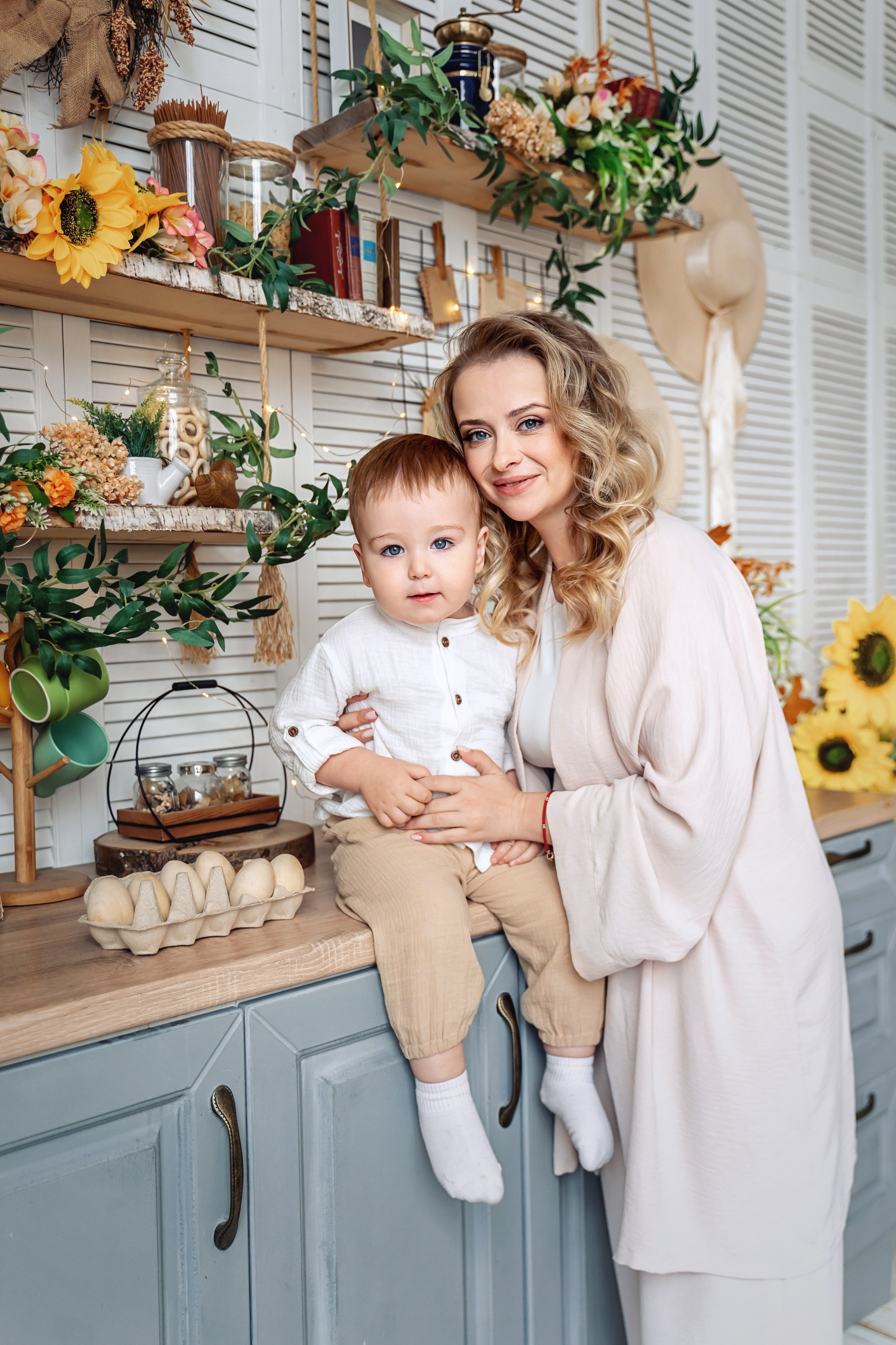 Семейная съемка с кроликами в студии. Фотограф \ Видеограф на Крещение, Венчание Москва| Семейные съемки