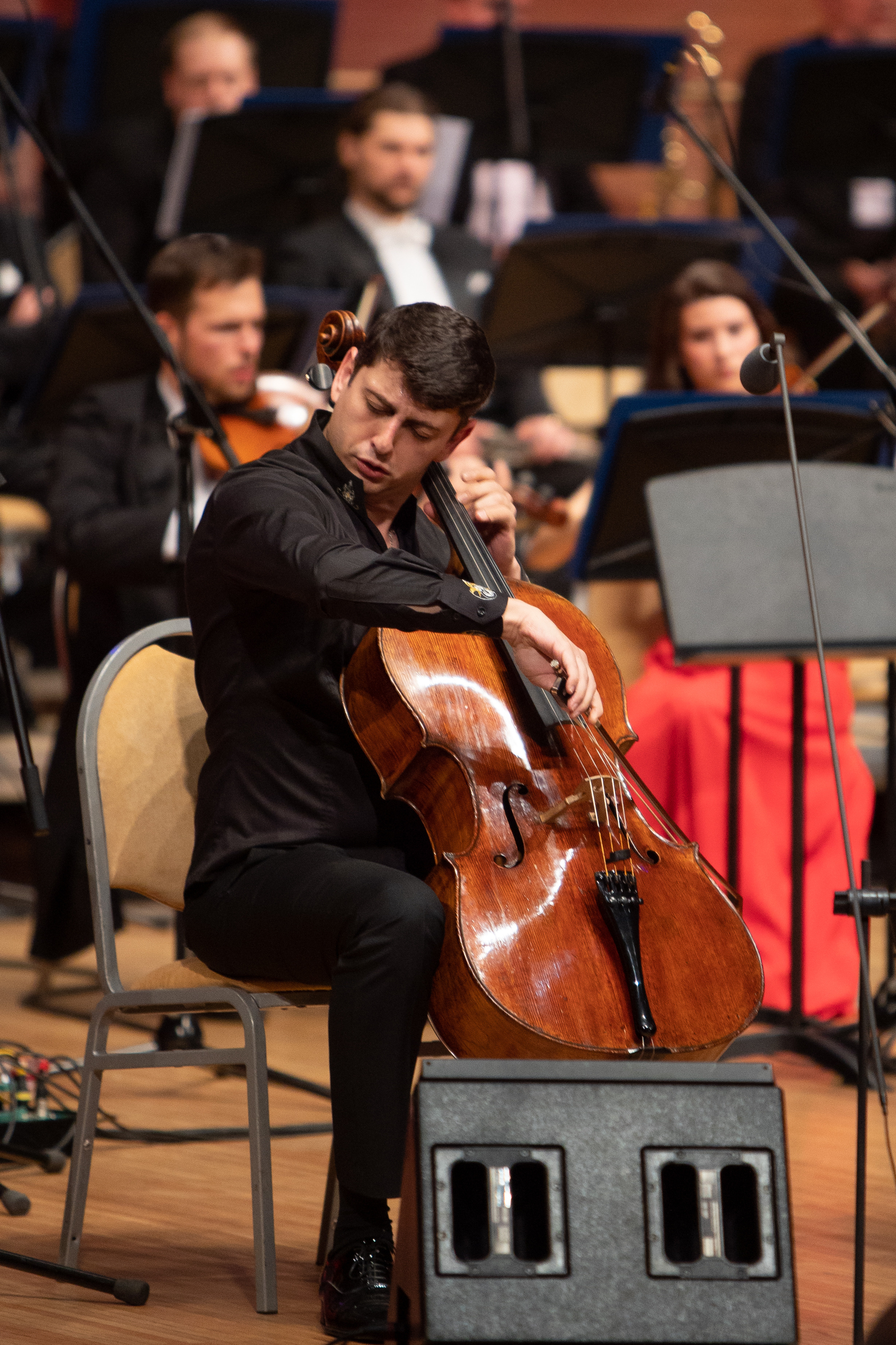 Московский международный Дом музыки. Студийный и свадебный фотограф в Москве Айк Саркисян