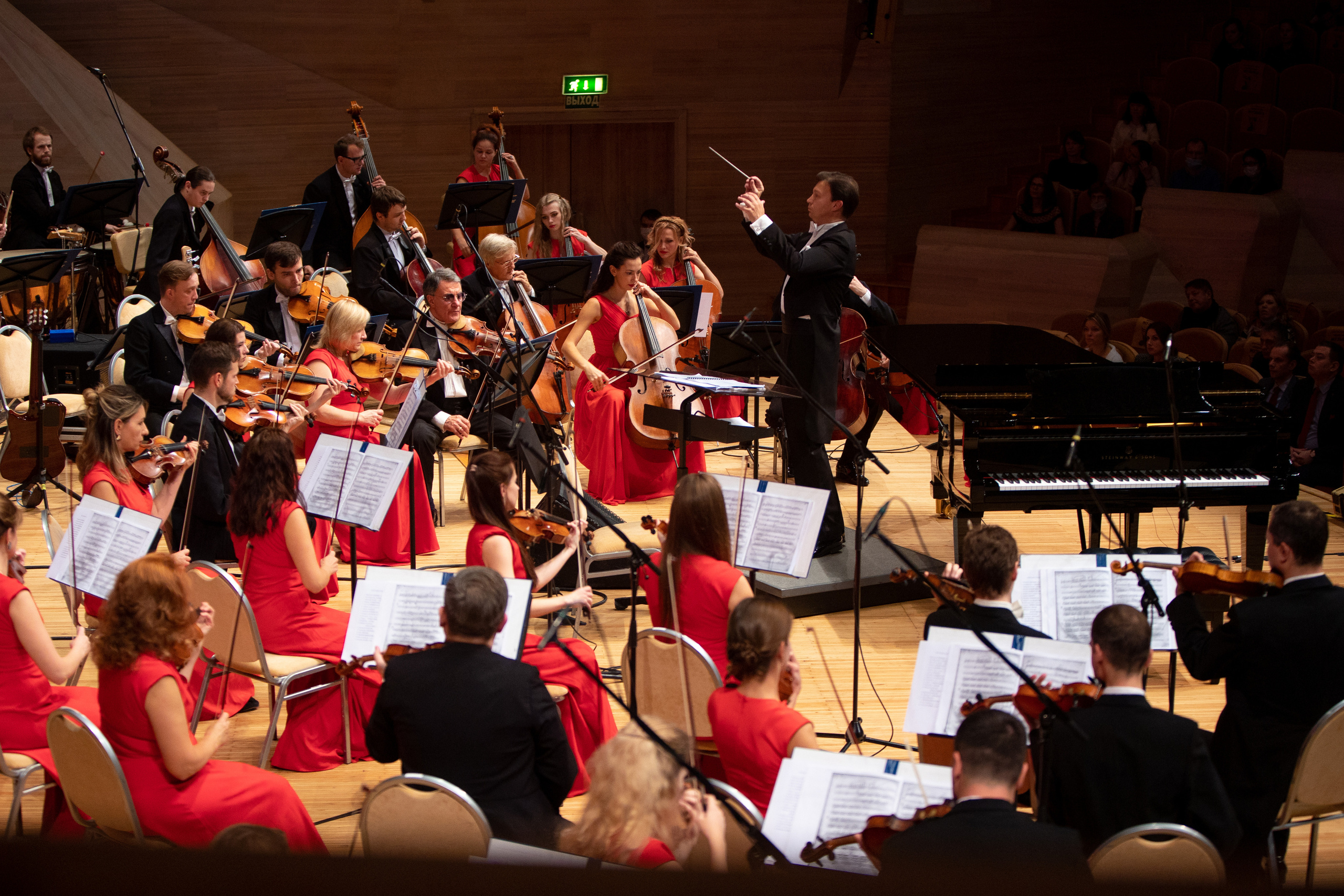 Московский международный Дом музыки. Студийный и свадебный фотограф в Москве Айк Саркисян