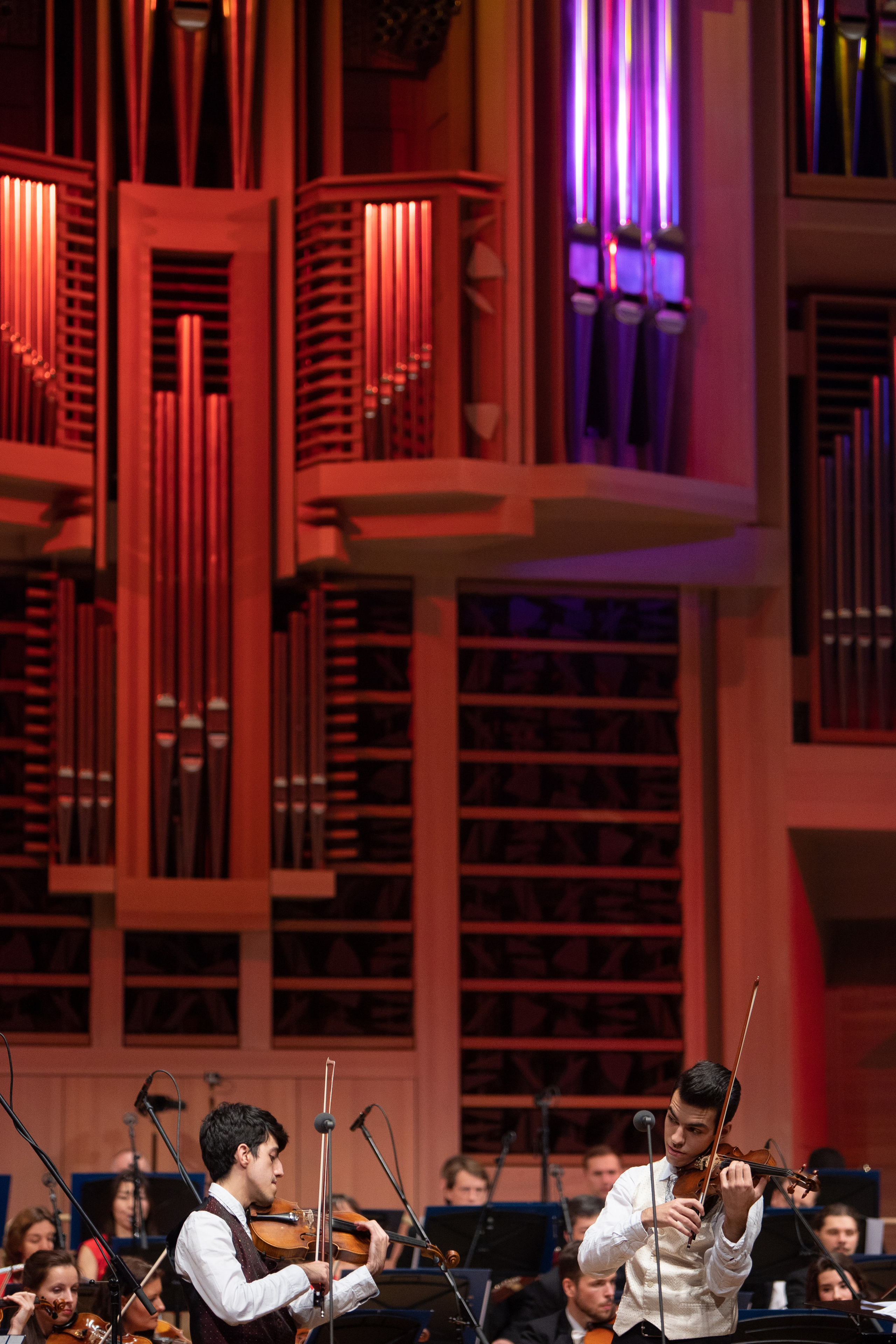 Московский международный Дом музыки. Студийный и свадебный фотограф в Москве Айк Саркисян