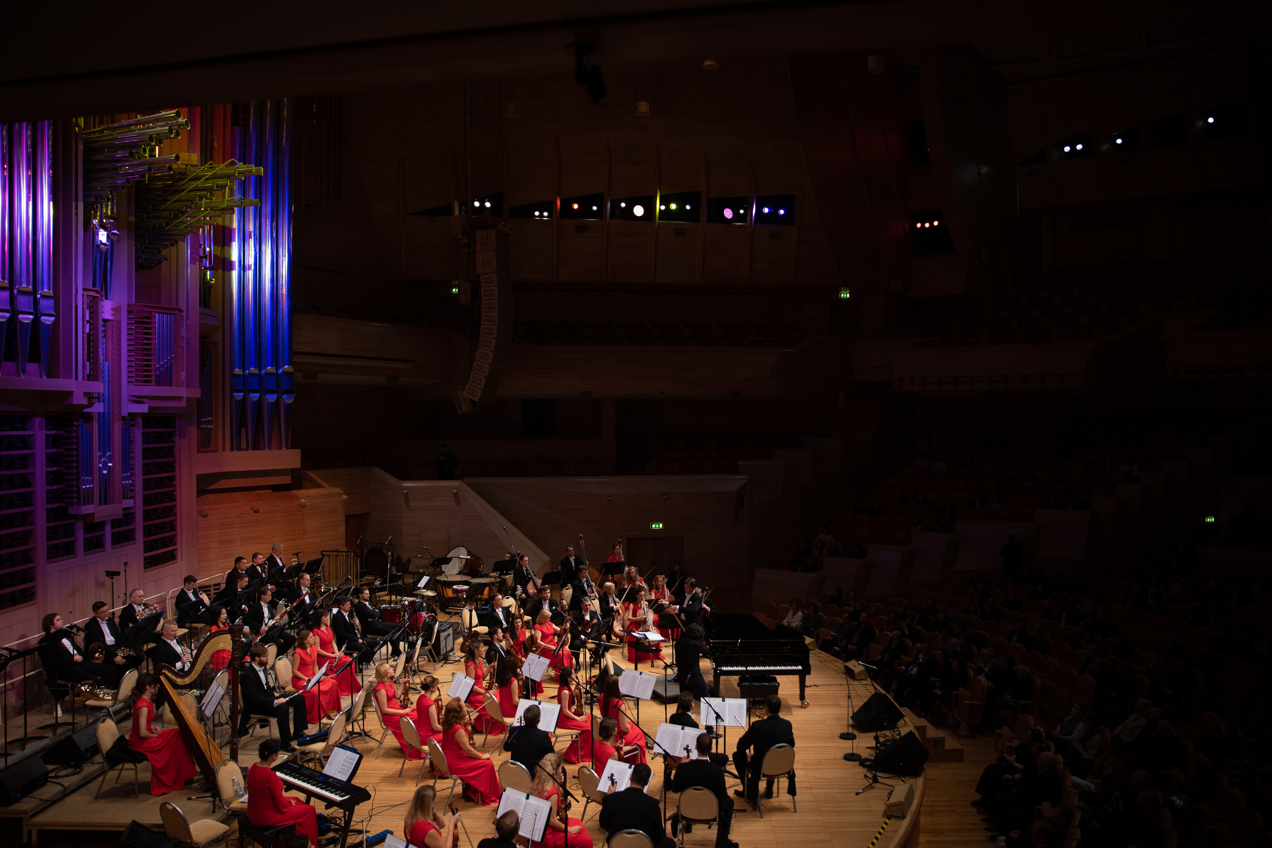 Московский международный Дом музыки. Студийный и свадебный фотограф в Москве Айк Саркисян