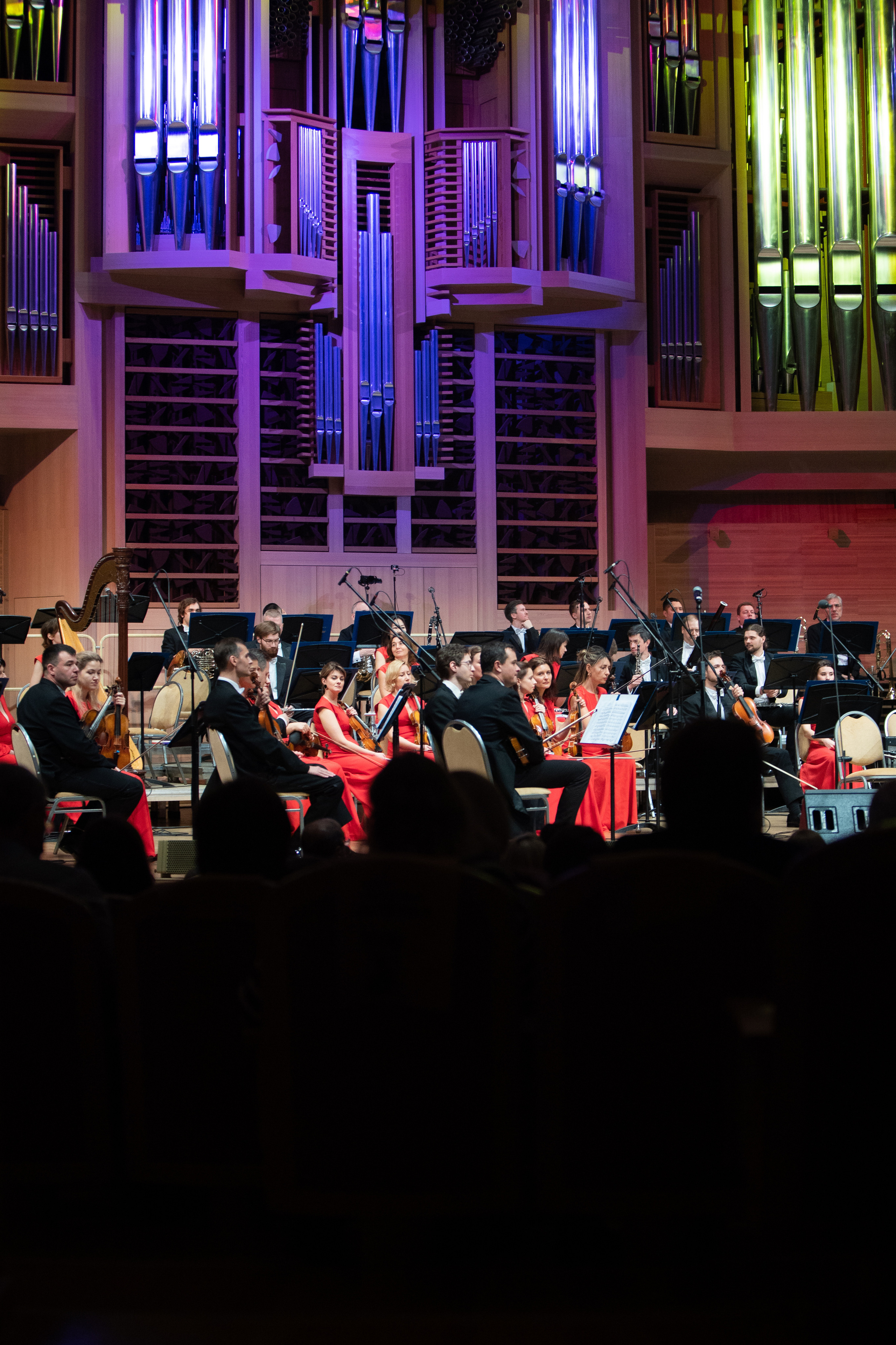 Московский международный Дом музыки. Студийный и свадебный фотограф в Москве Айк Саркисян