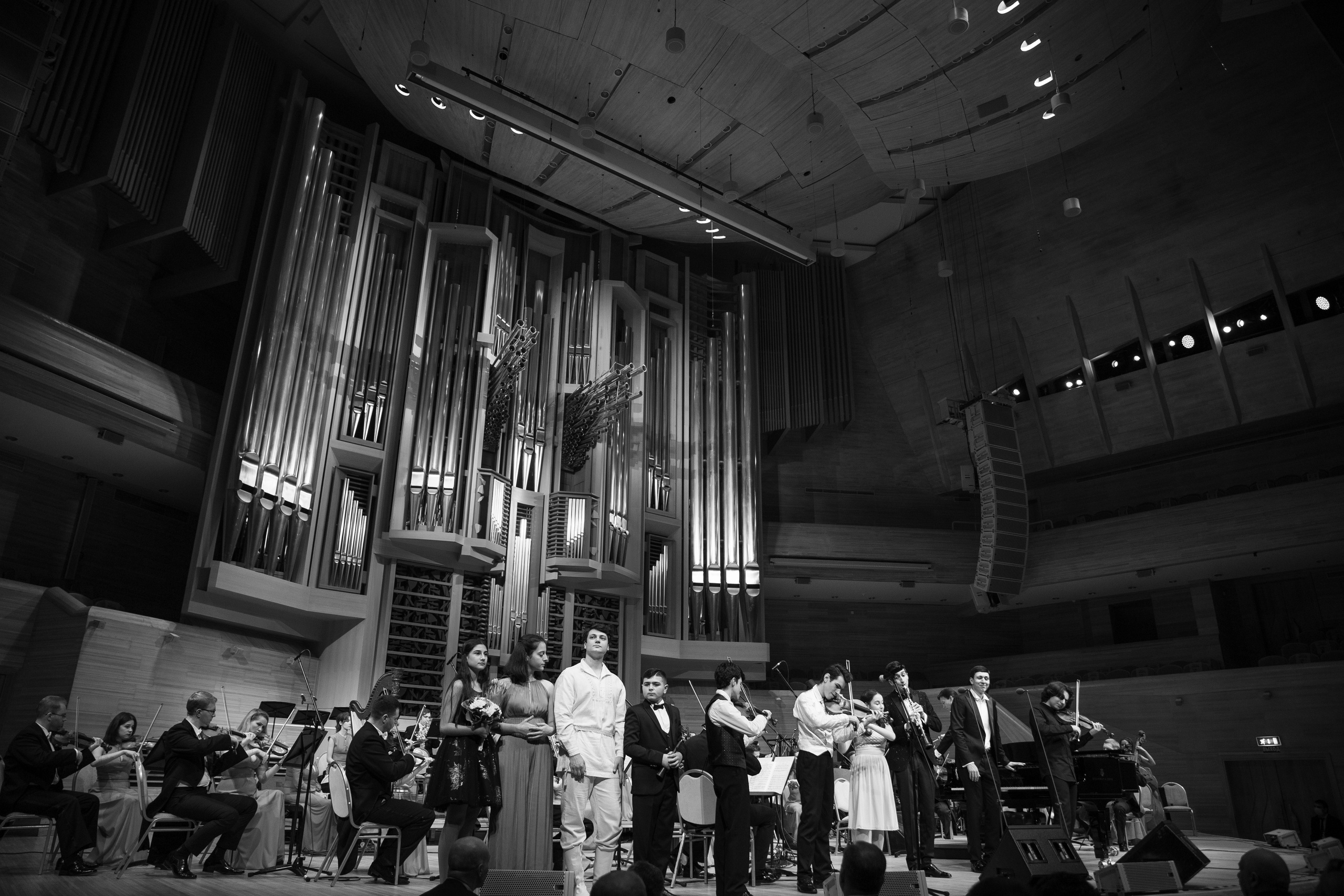 Московский международный Дом музыки. Студийный и свадебный фотограф в Москве Айк Саркисян