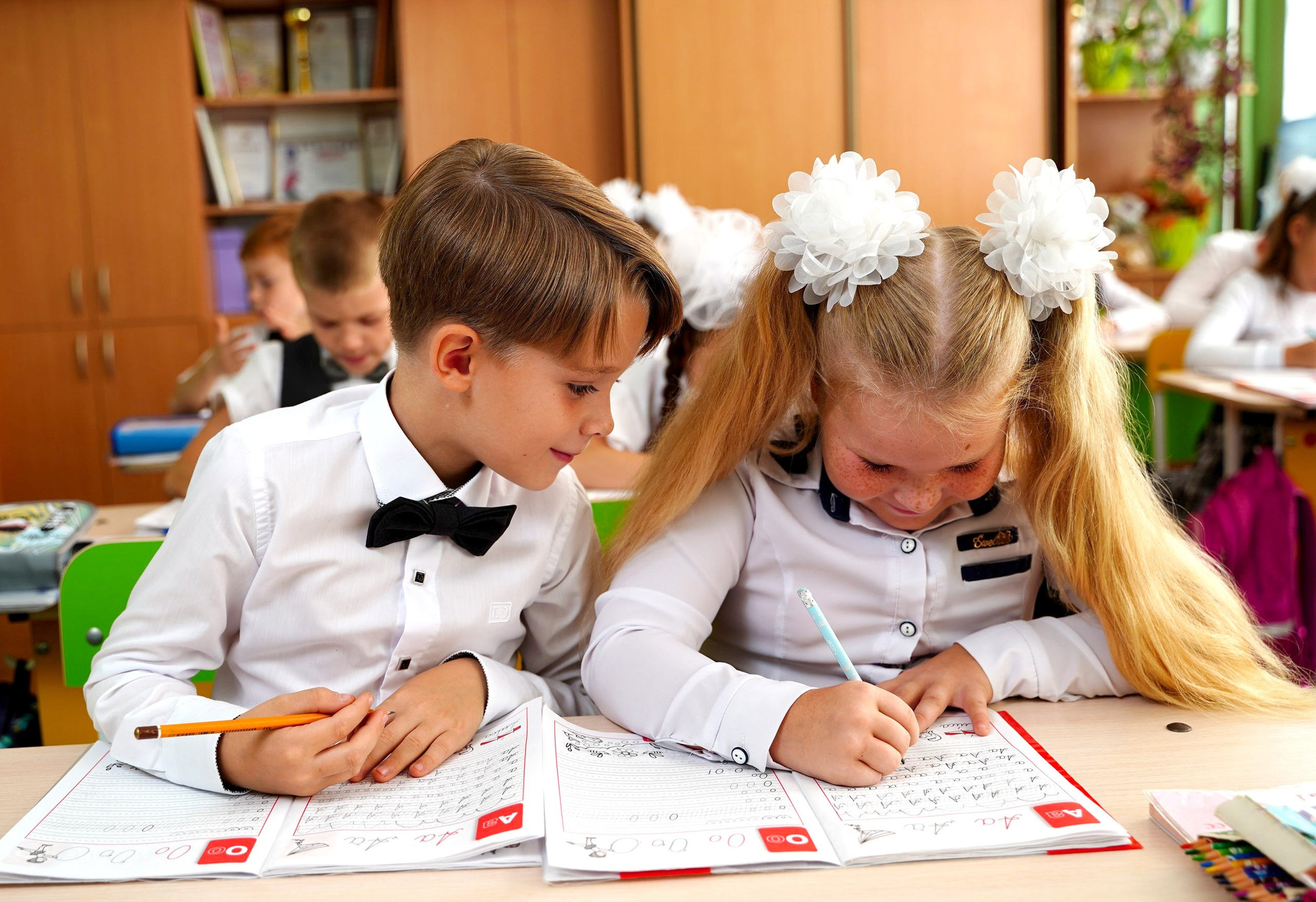 1 кл / мелкие группы //. MEMENTO.Выпускные альбомы, школьные, юбилейные и другие книги. Ростов-на-Дону