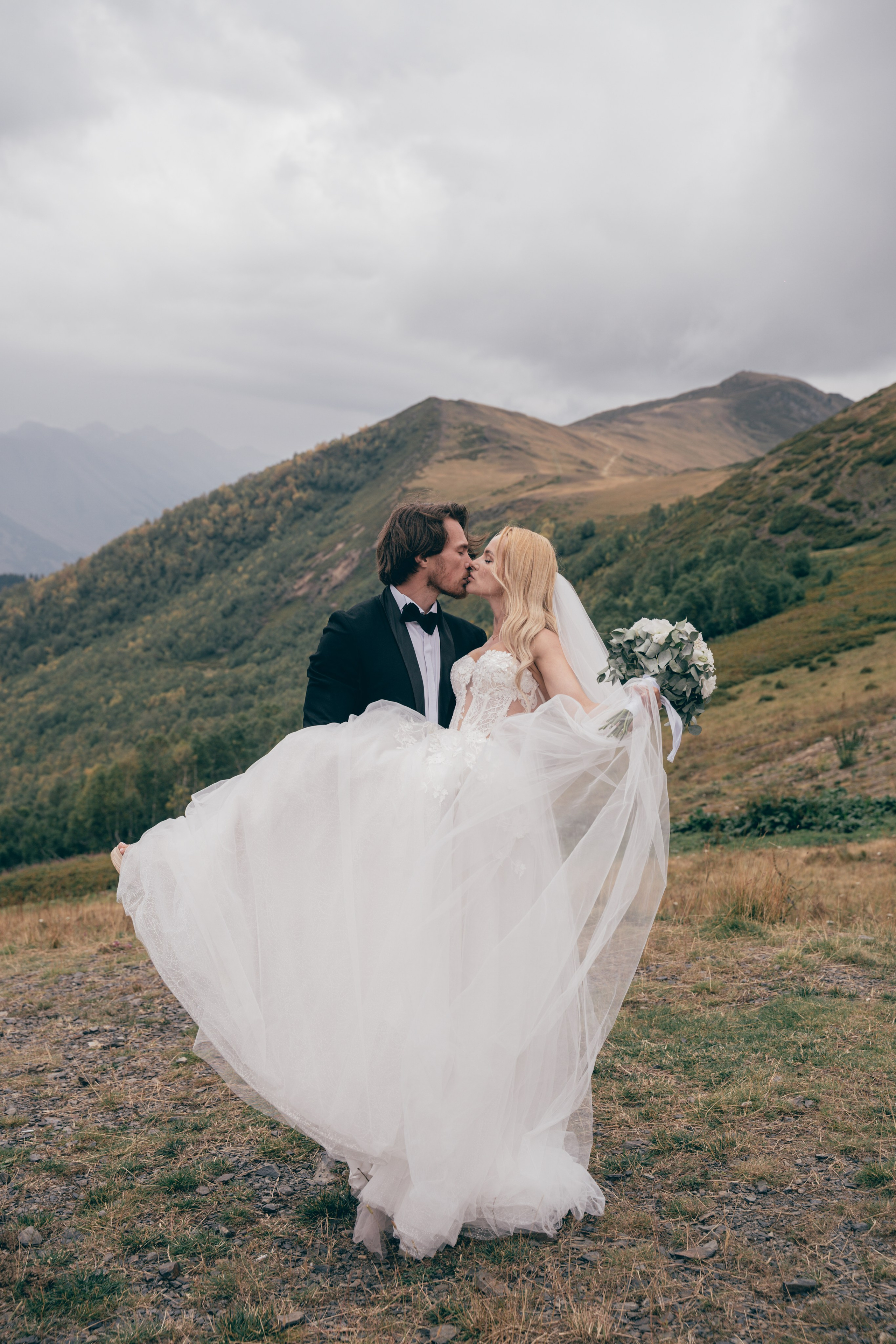 Индивидуальная фотосессия в горах Фотограф КМВ Пятигорск, Железноводск, Ессентуки, Кисловодск Архыз Домбай Горы. Фотограф КМВ|ГОРЫ Пятигорск Железноводск Ессентуки Кисловодск Домбай Архыз Эльбрус