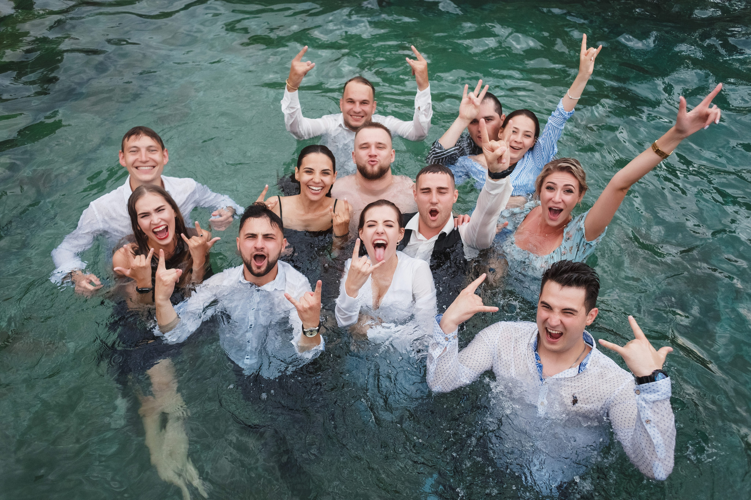 Свадебный фотограф Таганрог — фотосессия в центре города и банкет в коттедже «Виктория». Свадебный и семейный фотограф в Таганроге Бакарюк Антон