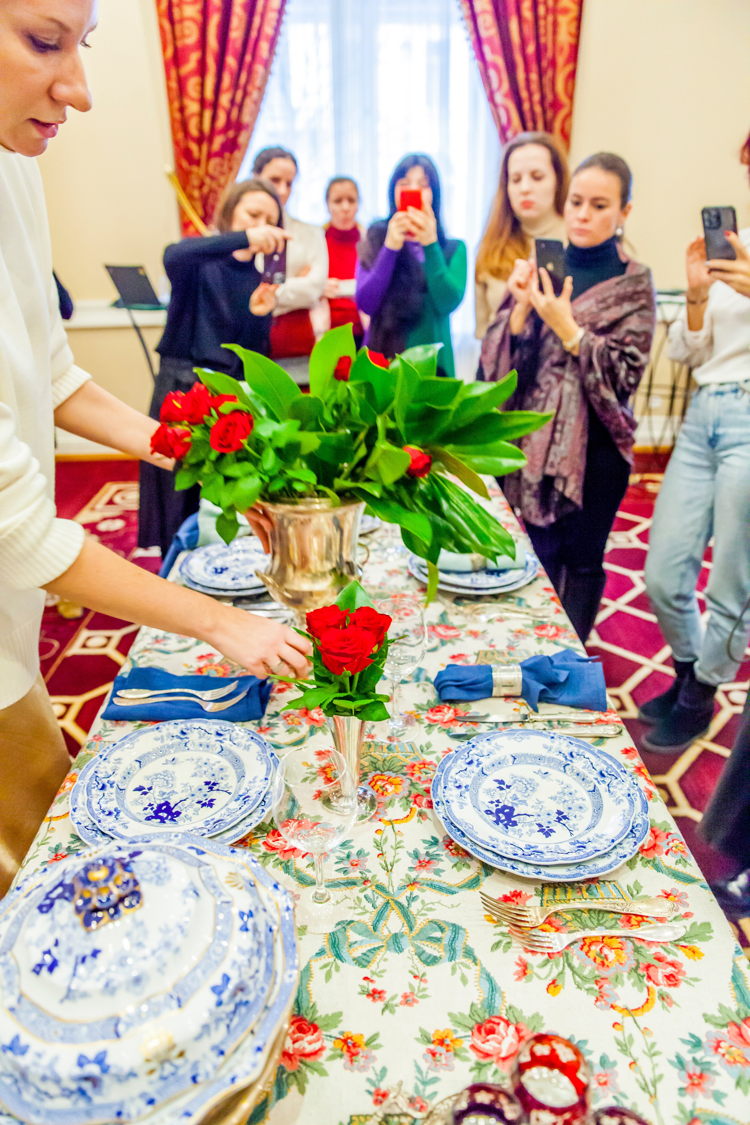 Фарфоровая экспедиция в Петербурге. Ольга Черешнева. Фотограф Александра Степанова