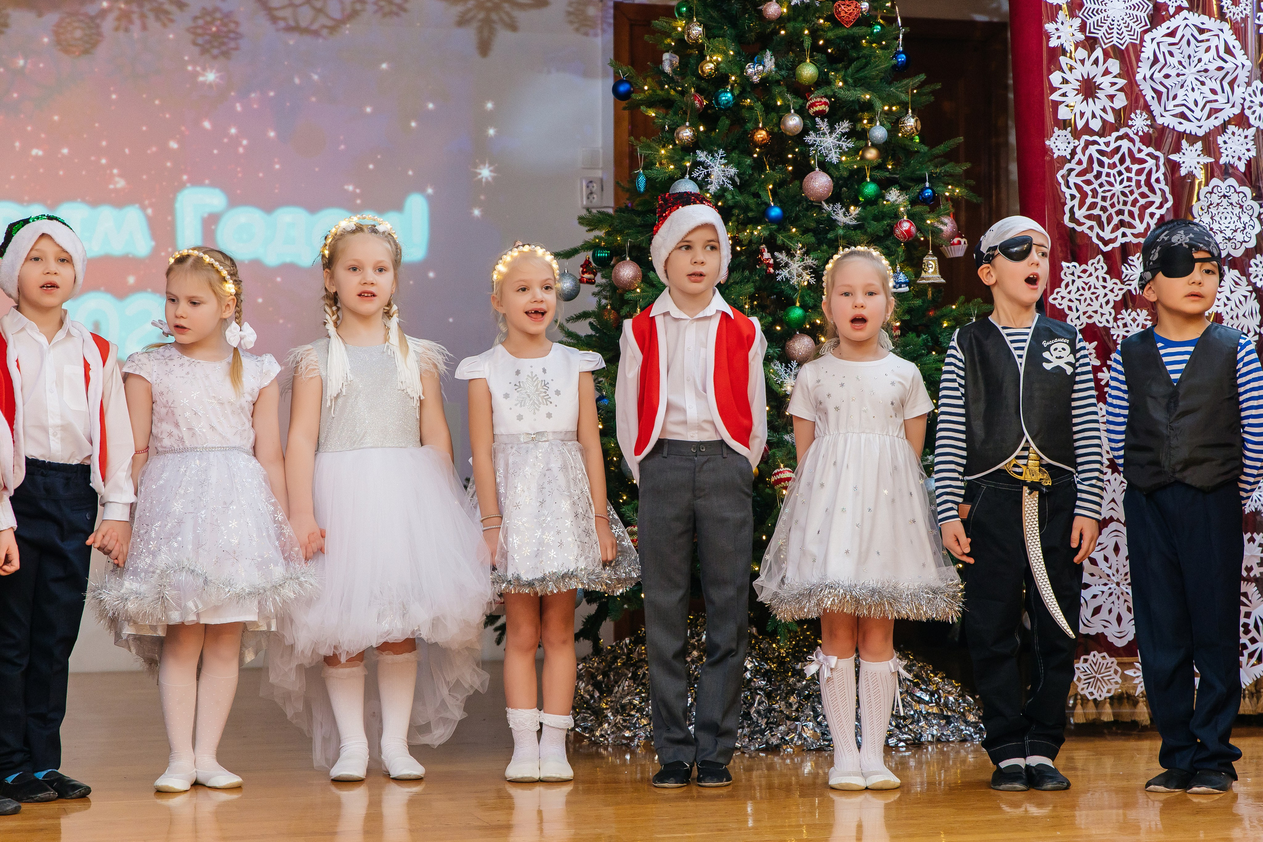 Детский сад № 93 — Утренник (20.12.2024). Свадебный и семейный фотограф Крамар Наталья
