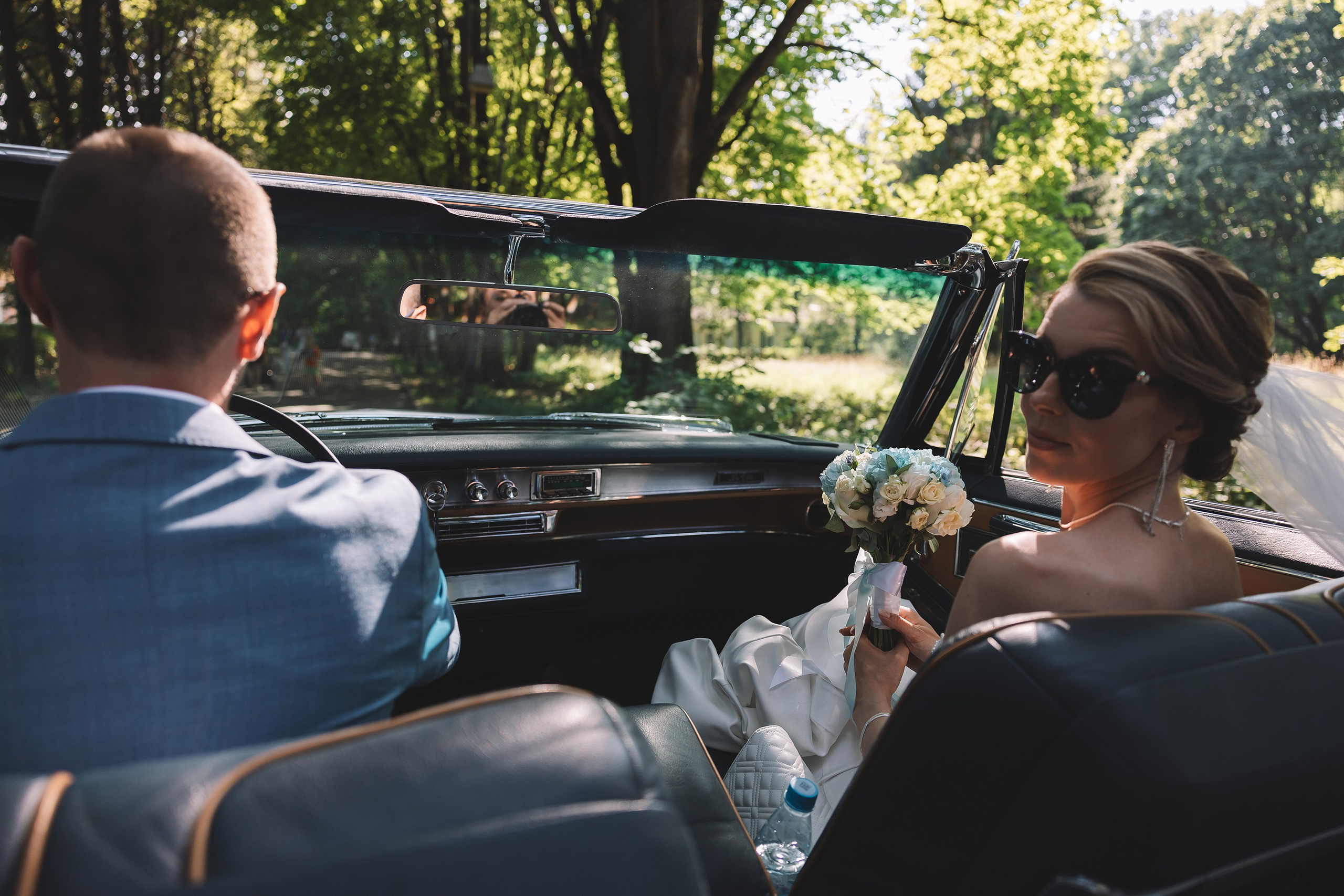 Свадебная фотосессия с росписью в ЗАГСе Видное и фотосессией с машиной. Свадебный фотограф в Москве — Оскар Гелманов