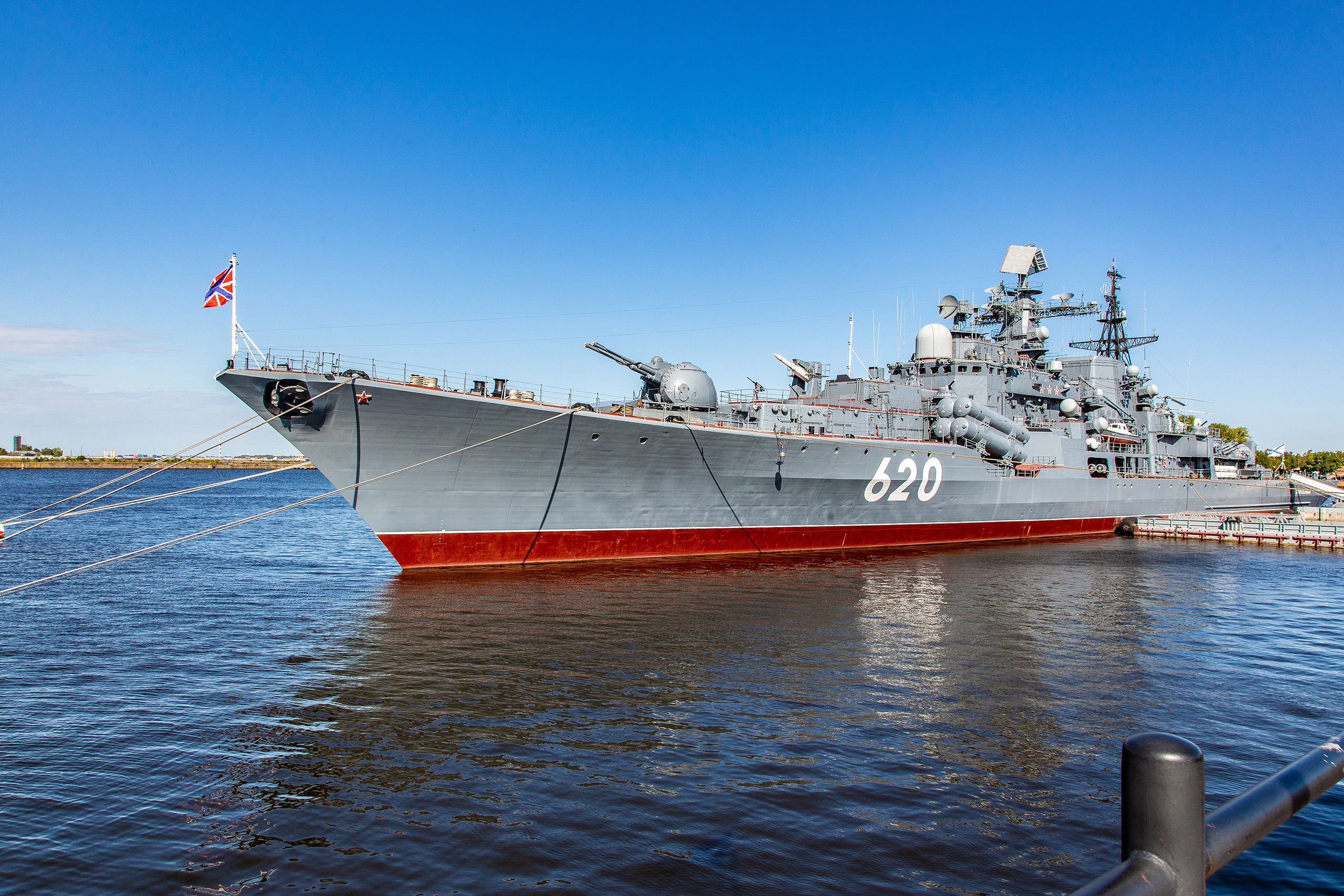 Фотограф и дизайнер Валерий Хотеев