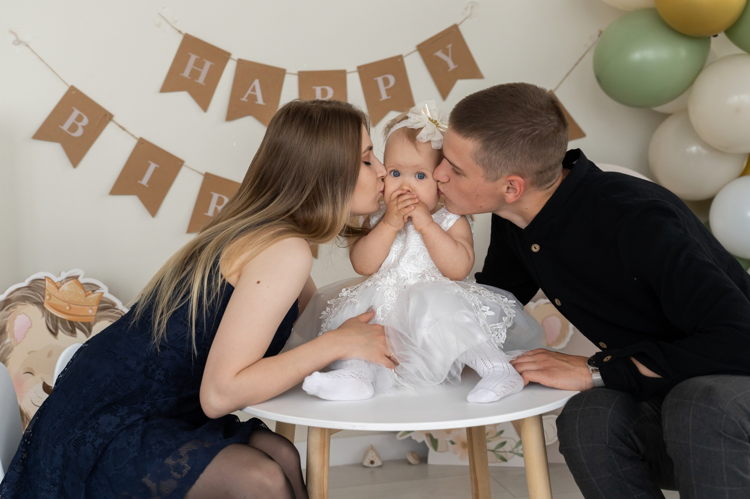 Cake smash. Фотостудия Малина в городе Улан-Удэ. Фотограф Ирина Жарникова