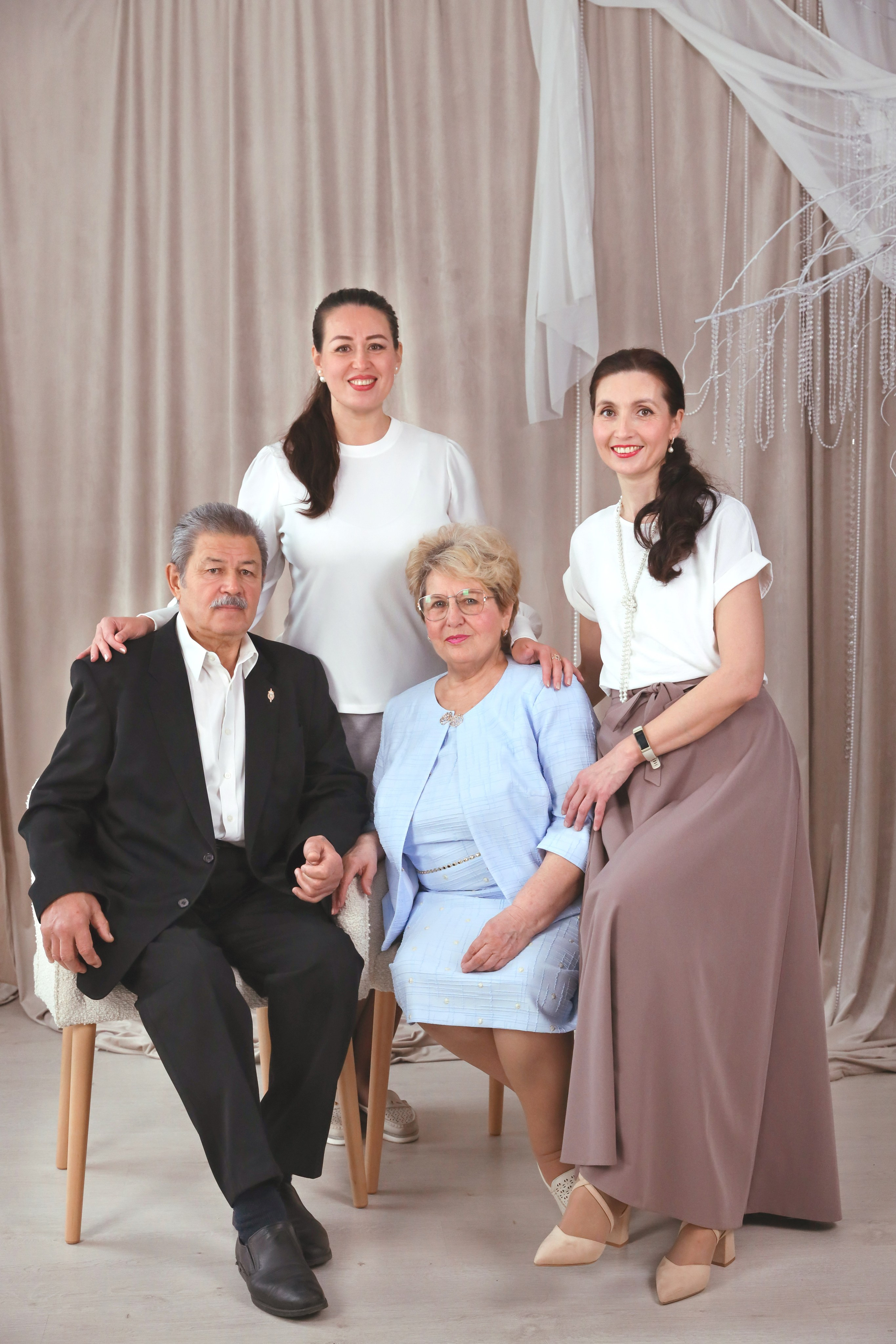 Семейная фотосессия в студии. Семейный и школьный фотограф в Краснодаре Юлия Избенко. Выпускные альбомы Краснодар