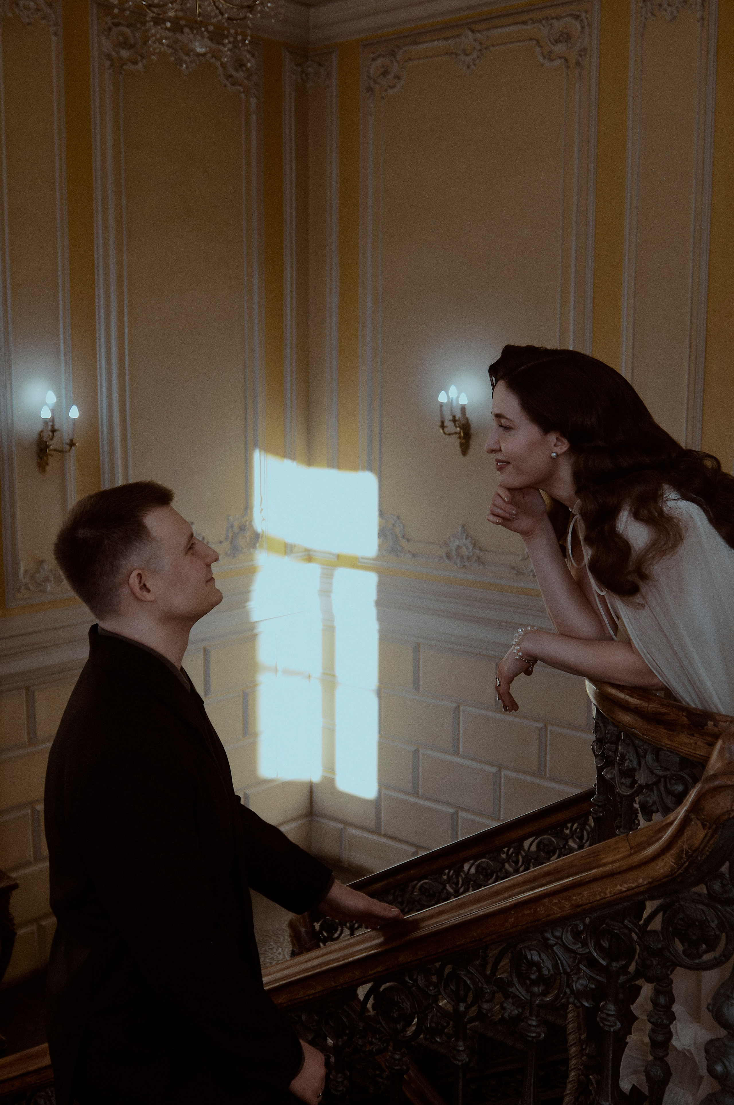 Свадебное лавстори в стенах библиотеки им. Пушкина. Свадебный фотограф в Москве Приятелева Ангелина