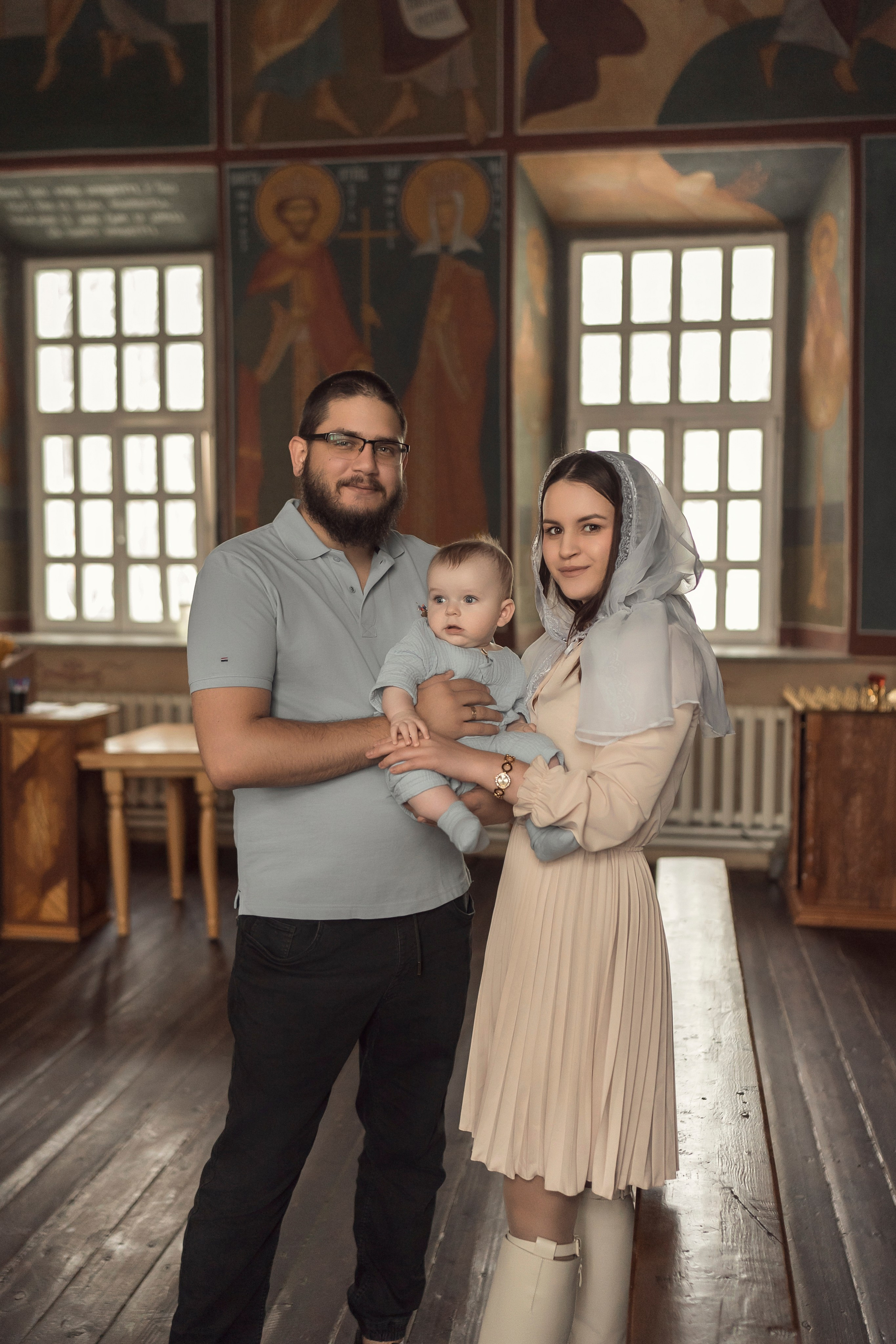 Крещение Демьяна. Успенское. Семейный фотограф и фотограф на таинства в Москве Юлия Калайджян