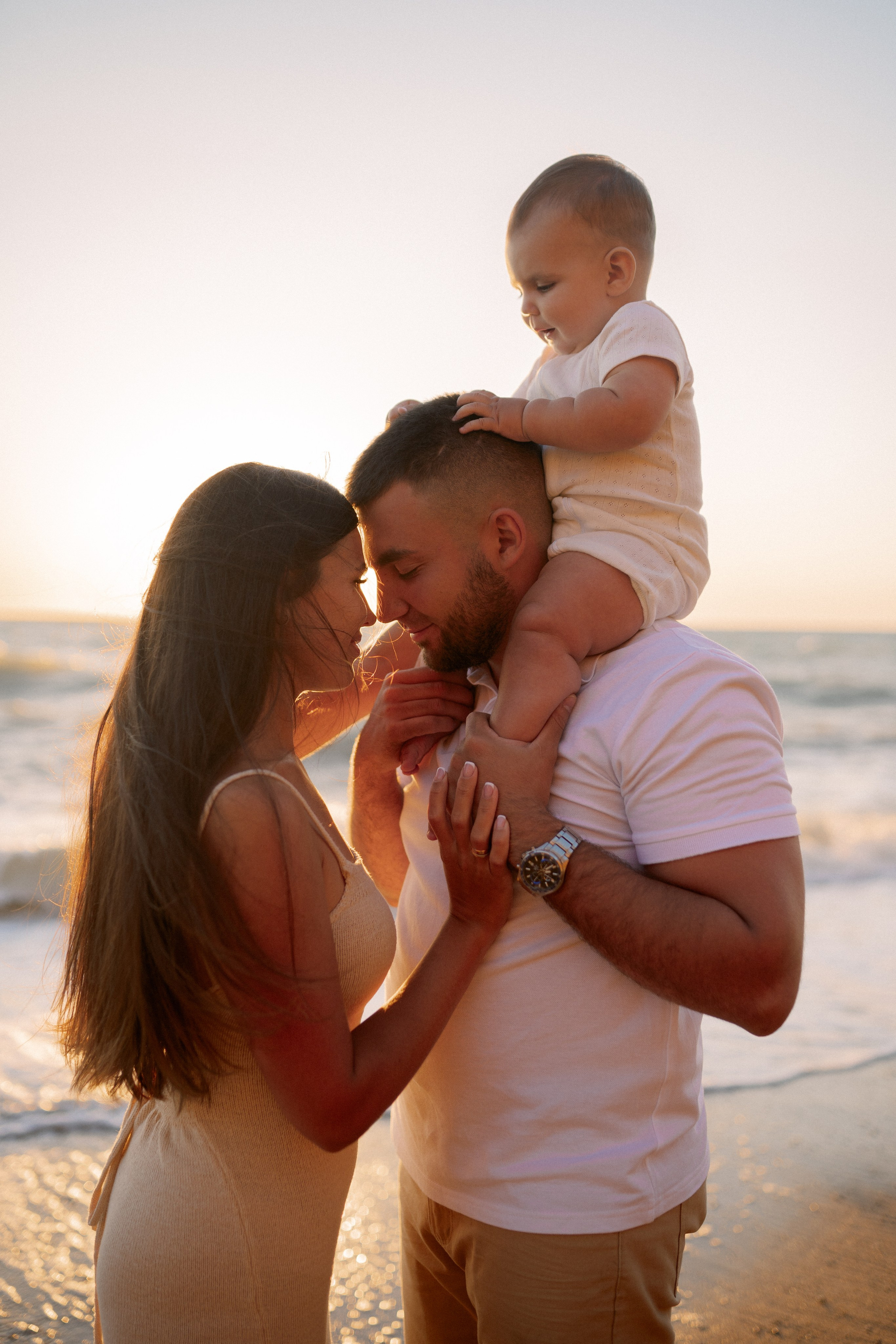 Александр, Алена и Володька. Главная