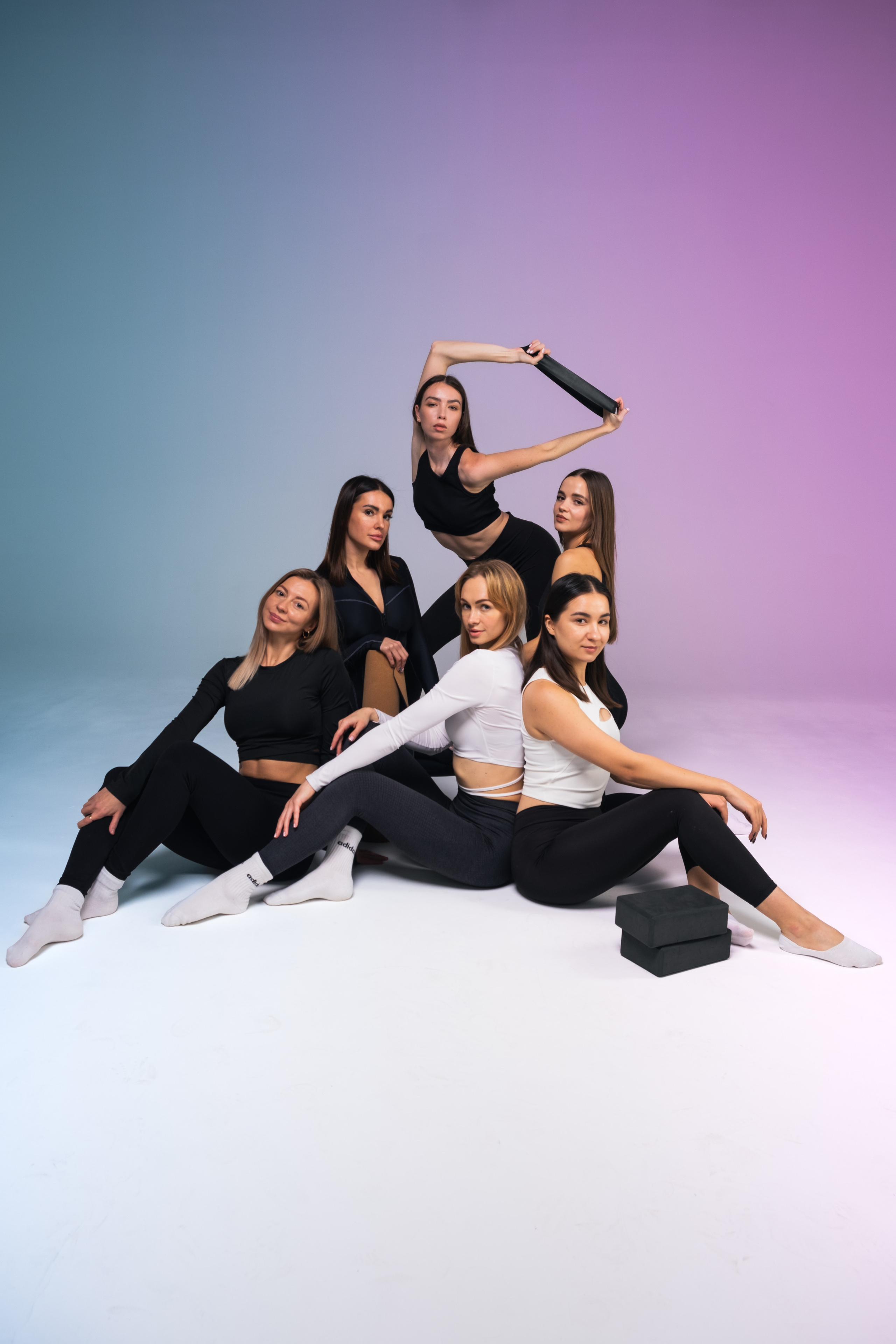 Stretching. ANNA SHORT | Photographer