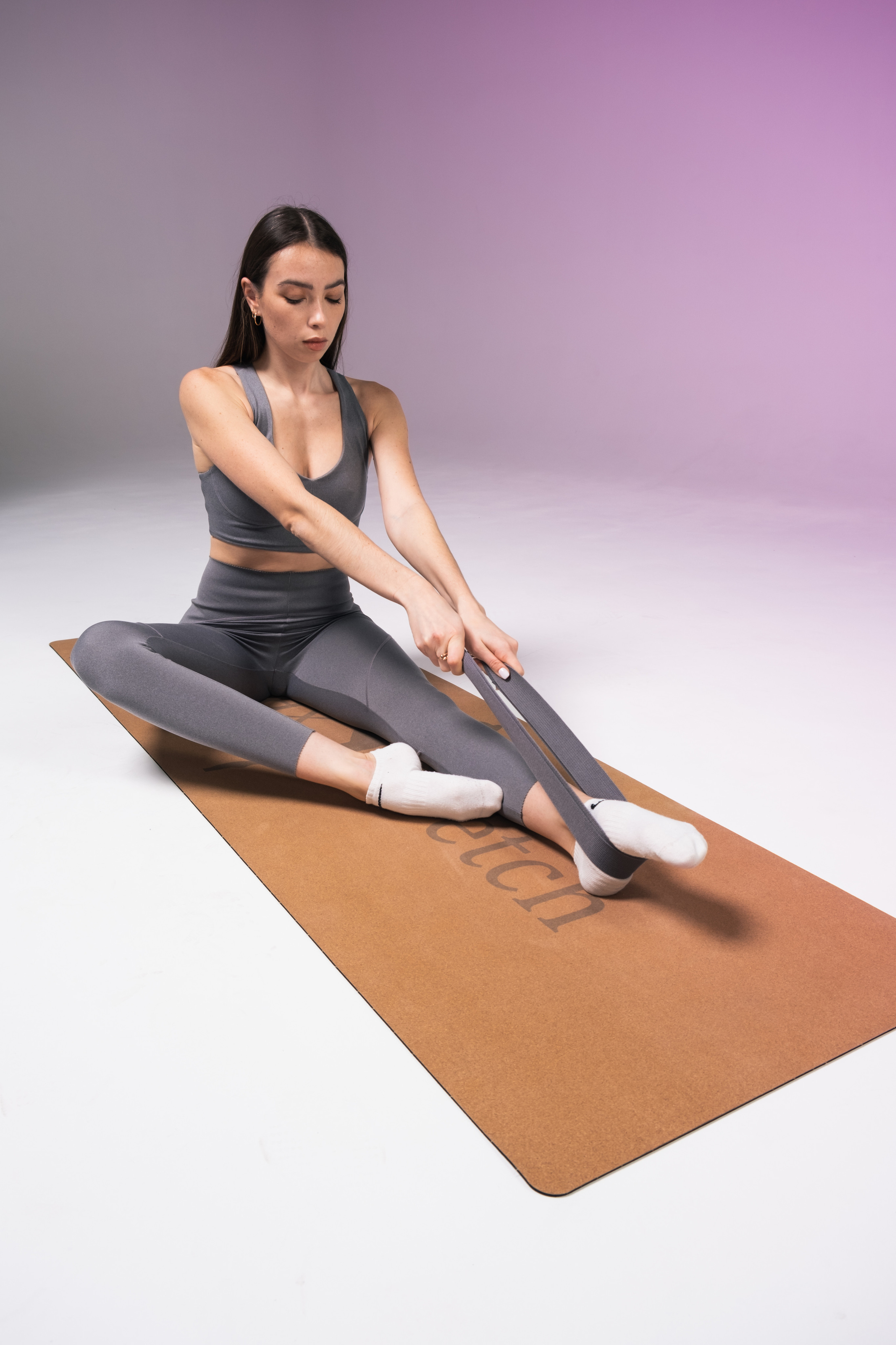 Stretching. ANNA SHORT | Photographer