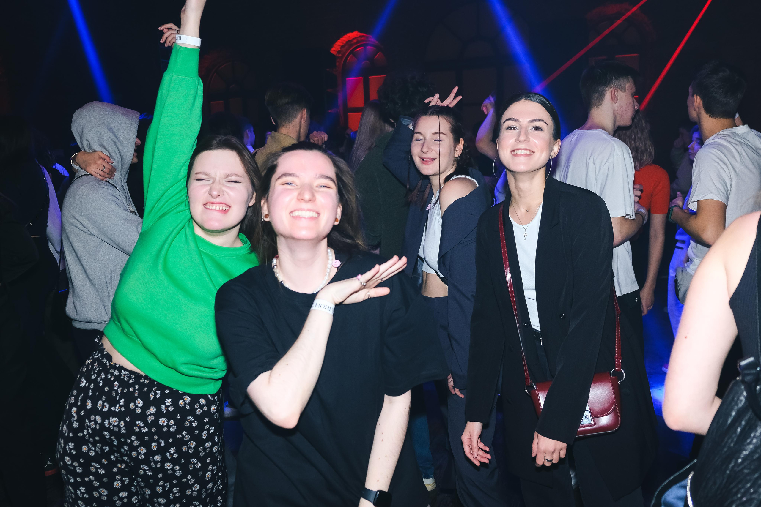 Gazgolder club. ANNA SHORT | Photographer