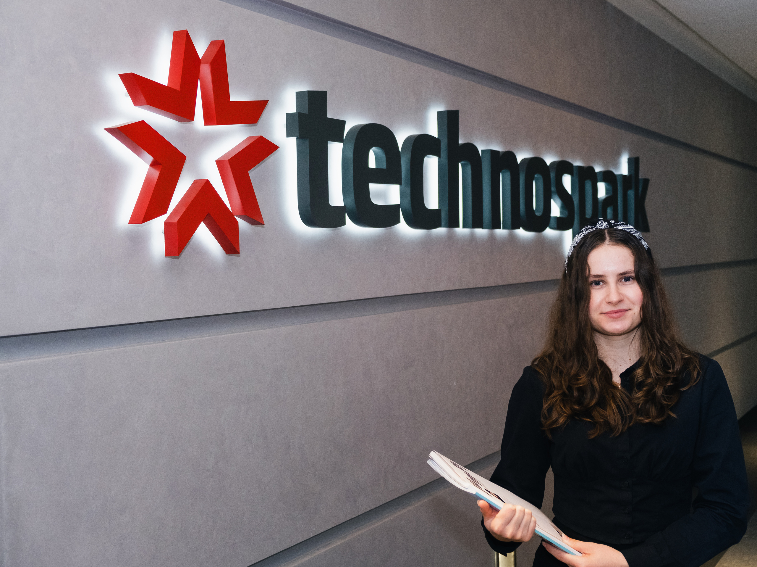 TechnoSpark. ANNA SHORT | Photographer