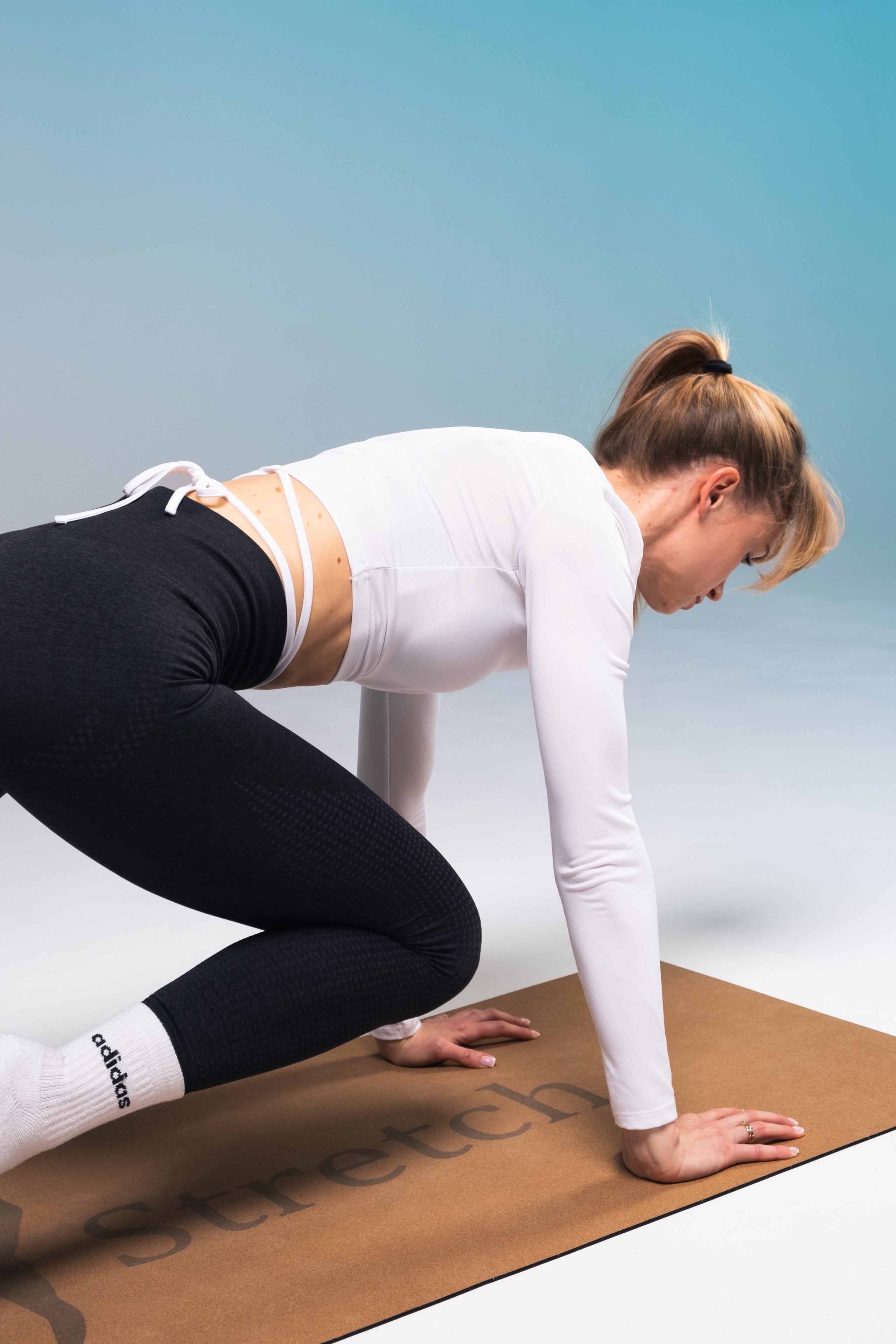 Stretching. ANNA SHORT | Photographer