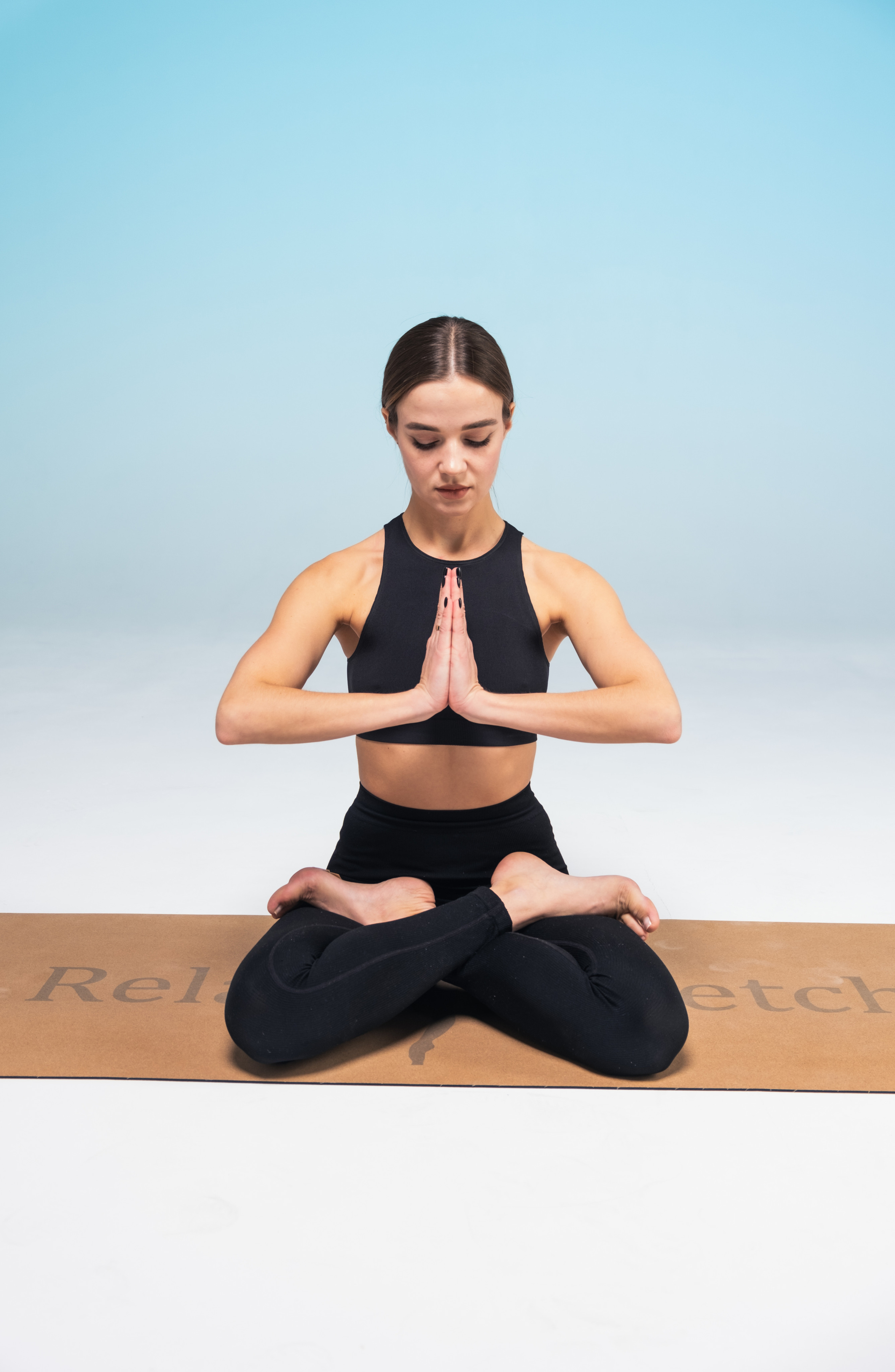 Stretching. ANNA SHORT | Photographer