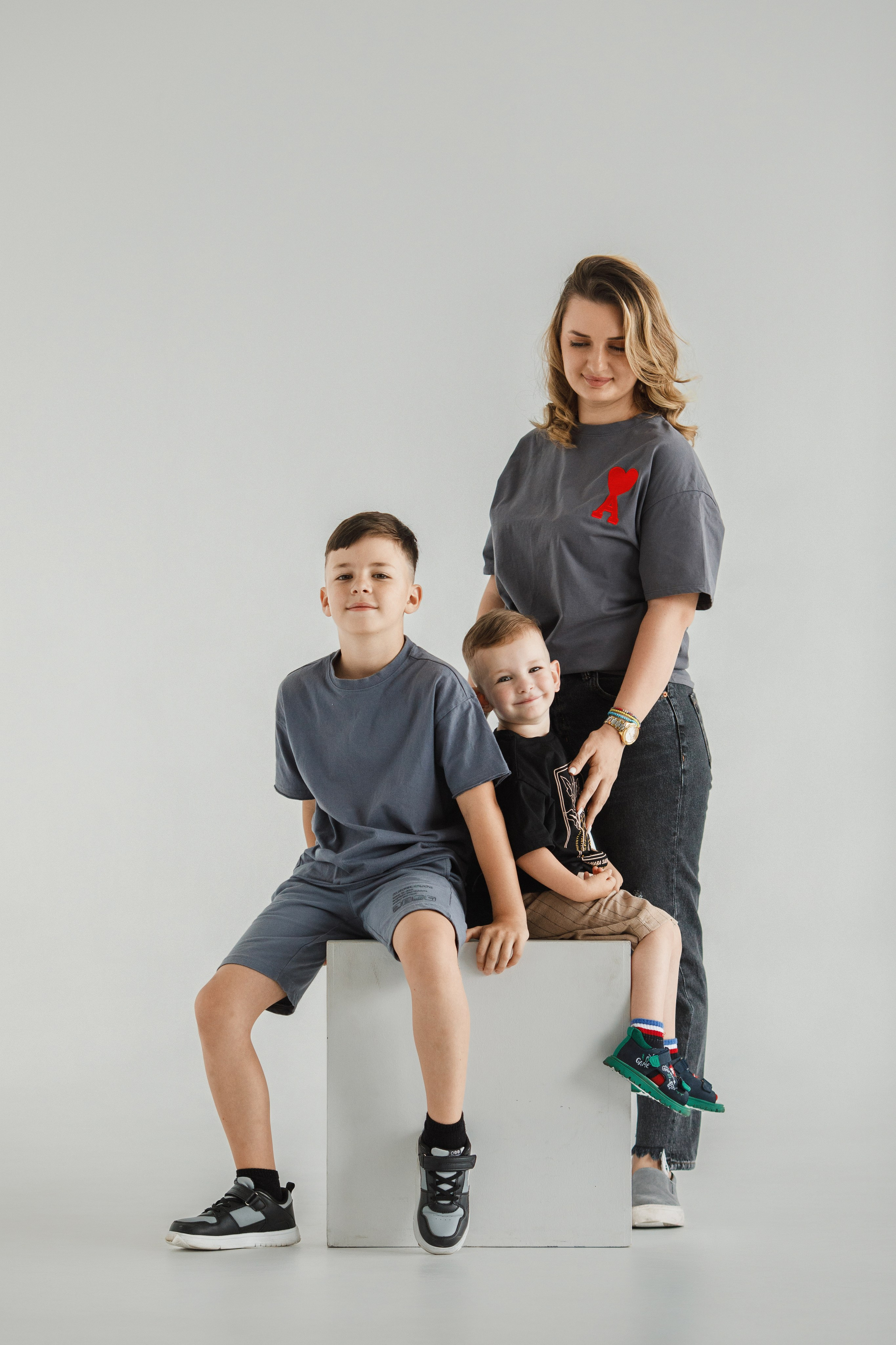 Семейная фотосессия с бенто-тортом. Фотограф во Владикавказе Юрий Геворгизов