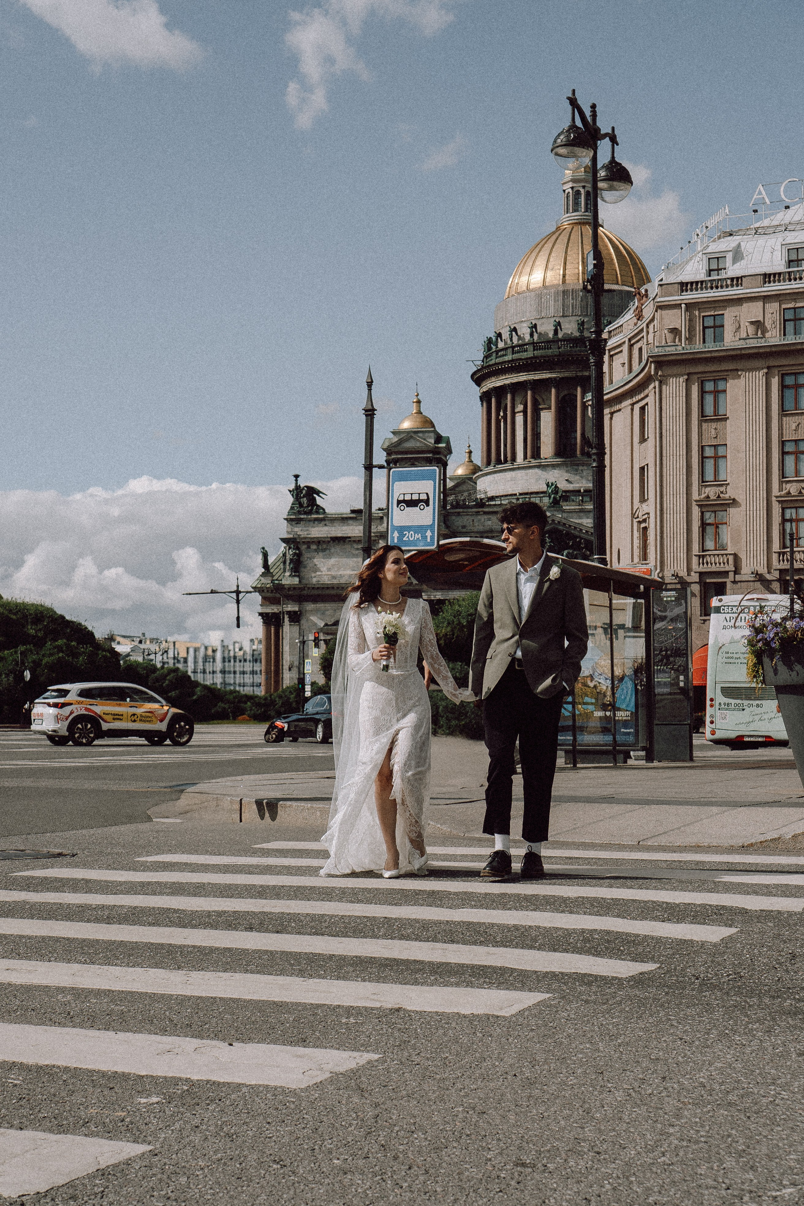 СВАДЕБНАЯ ПРОГУЛКА ВОЗЕ ИСАИКЕВСКОГО СОБОРА АСТОРИИ И ЗАКОНОДАЛЕТНОГО СОБРАНИЯ. Профессиональный фотограф, Санкт-Петербург — Виктория Богомолова