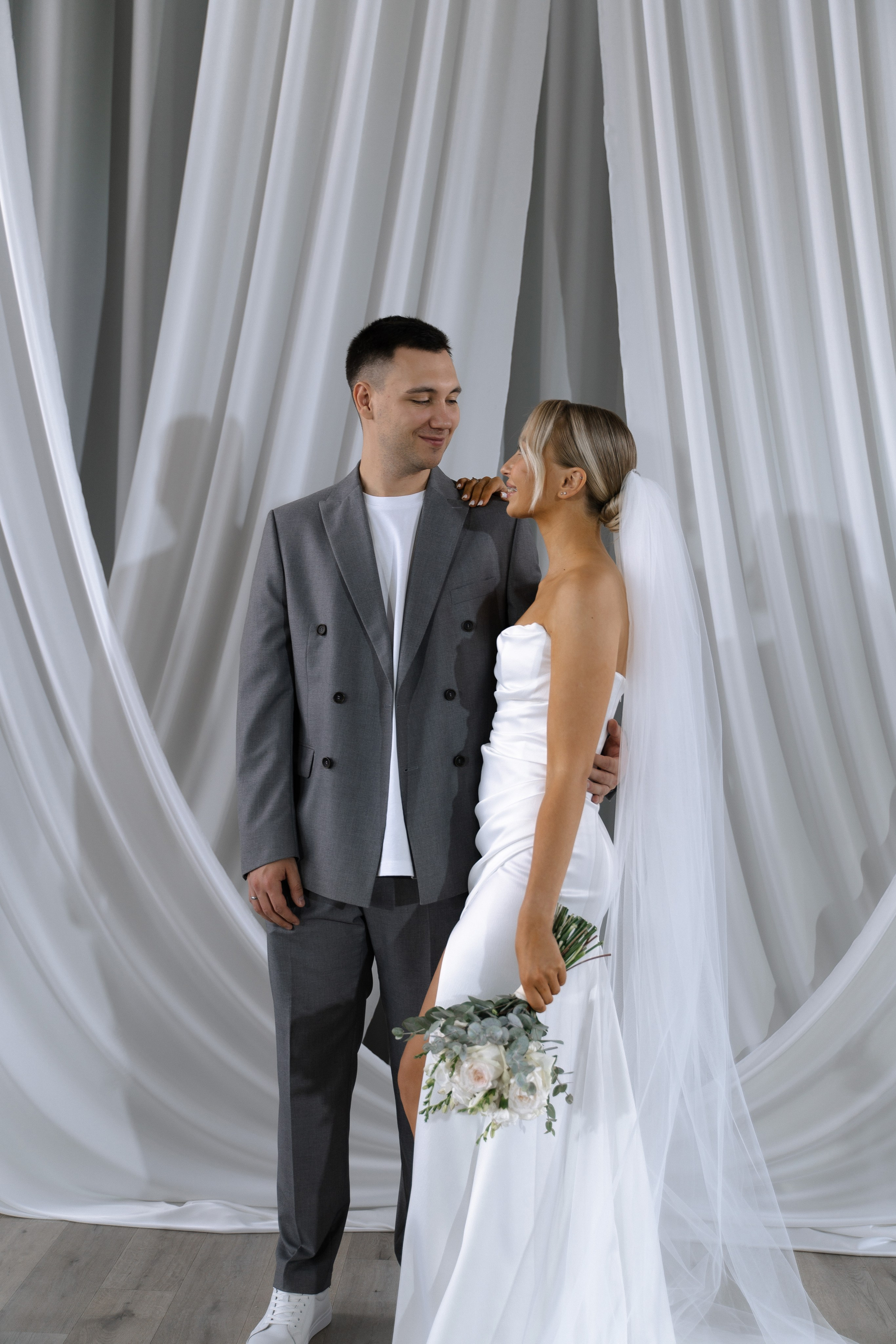 Денис и Виолетта. Свадебный фотограф Анастасия Хабарова в Новоуральске и Екатеринбурге