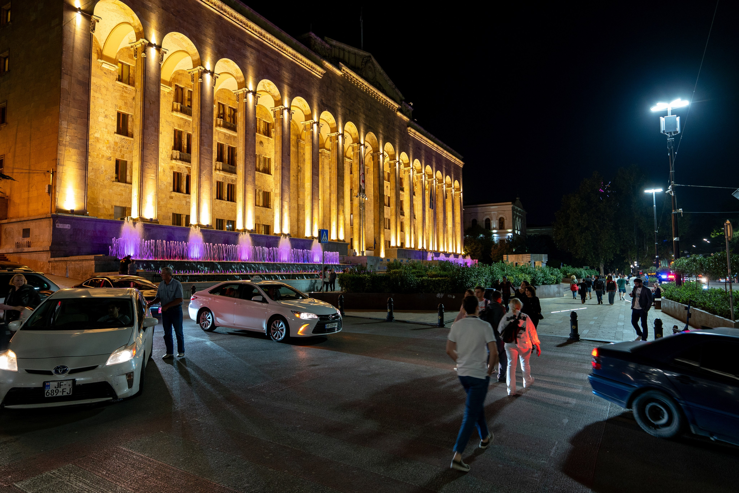 ТБИЛИСИ. ПОБУДЬ ЗДЕСЬ И ЦЕЛЕЕ БУДЕТ ЭТОТ МИР