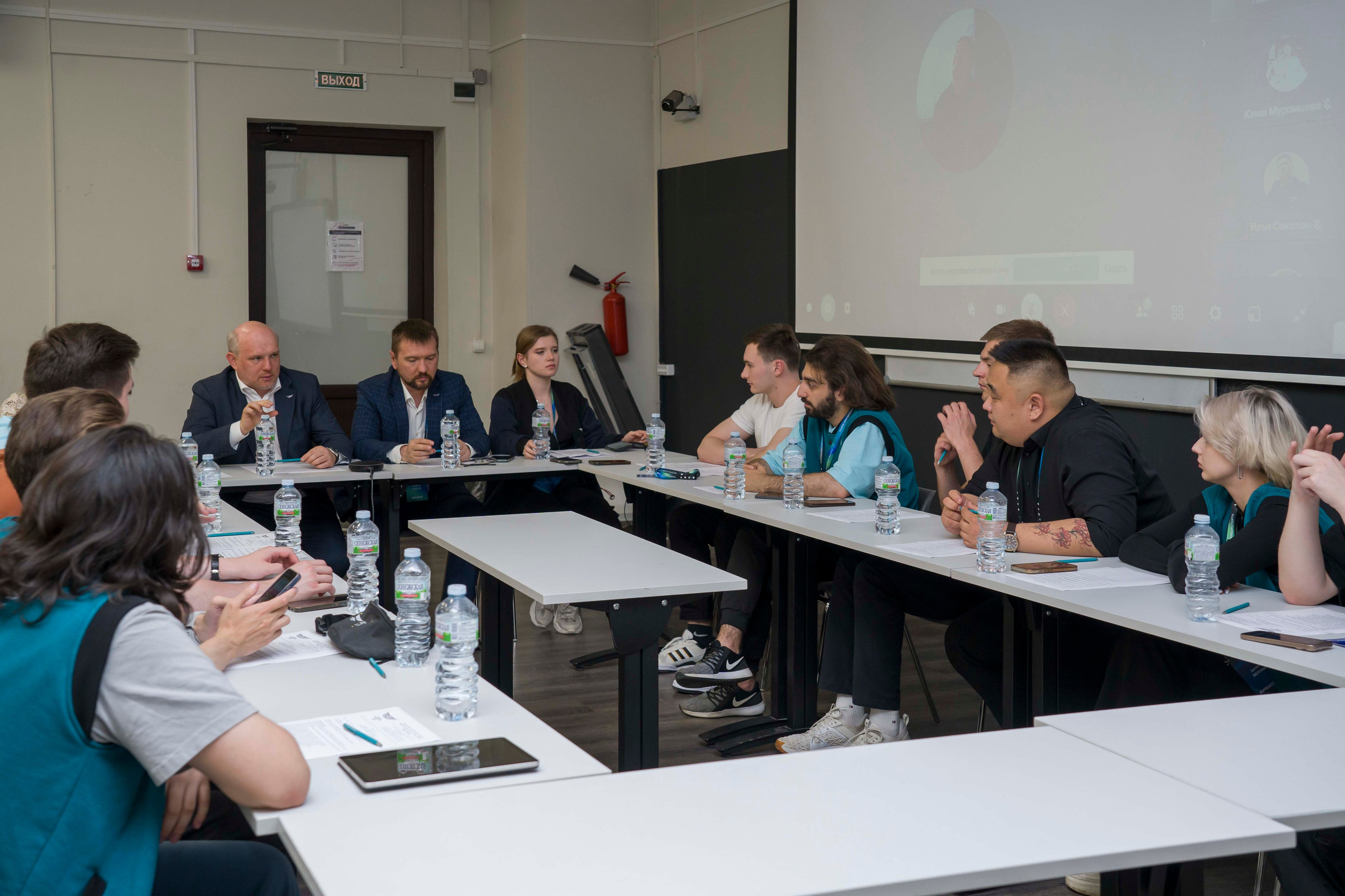 Лидеры киберспорта. репортажная фотосъемка мероприятия. Фотограф в Санкт-Петербурге. Репортажная и все съёмки для бизнеса