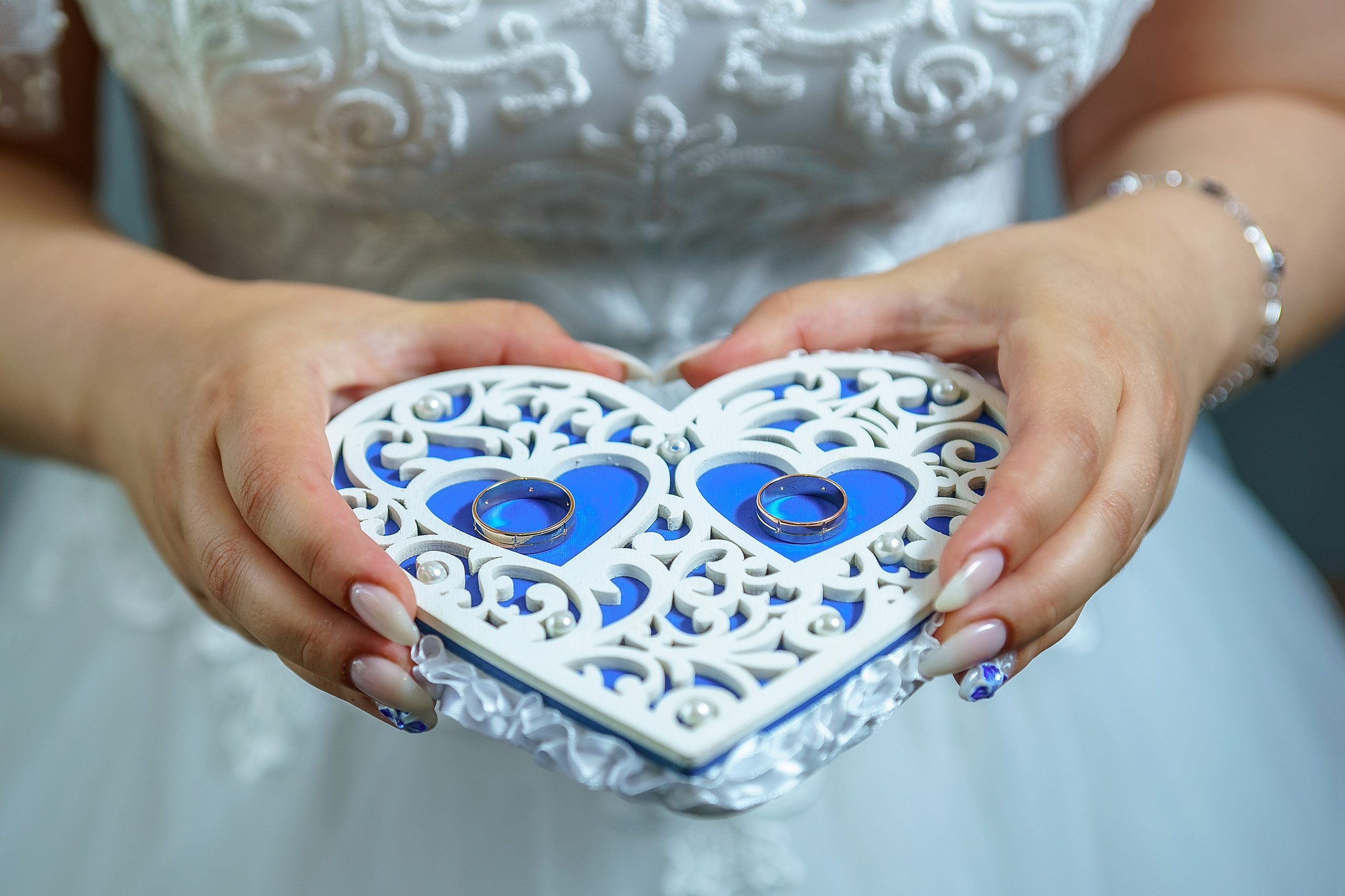 свадебная фотосессия, обручальные кольца