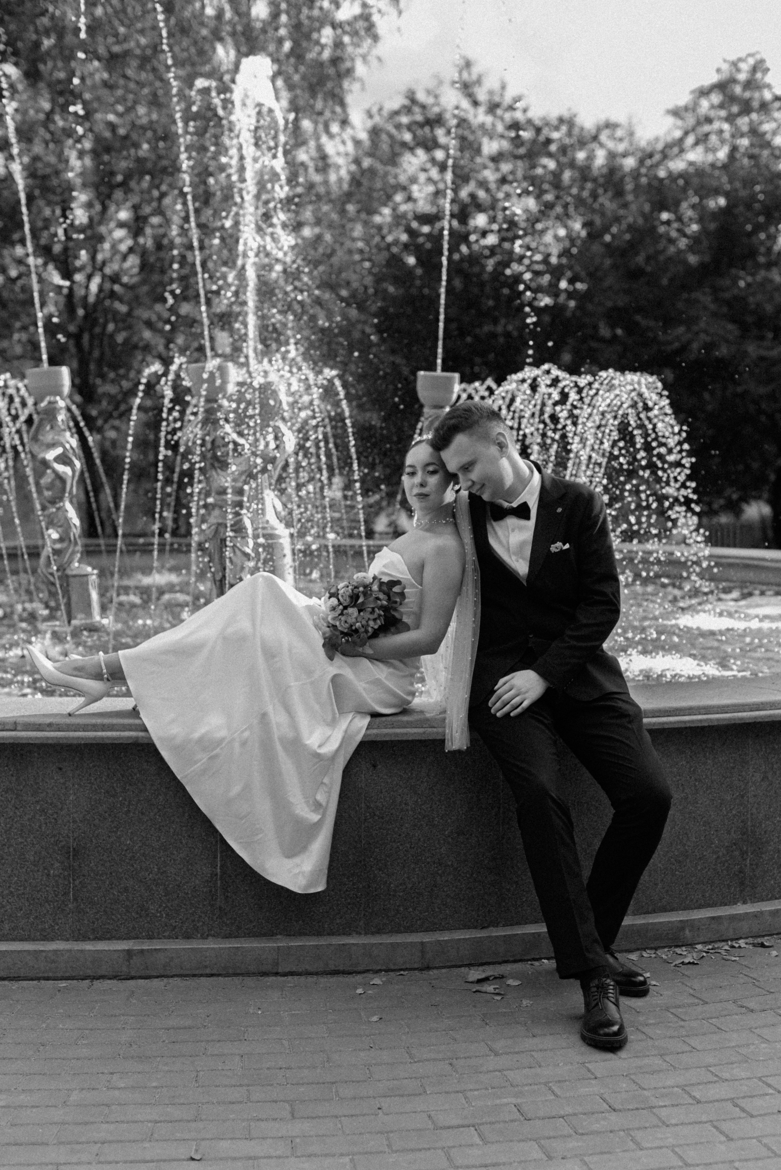 Атмосферная черно-белая фотография у фонтана Усадьба Гребнево