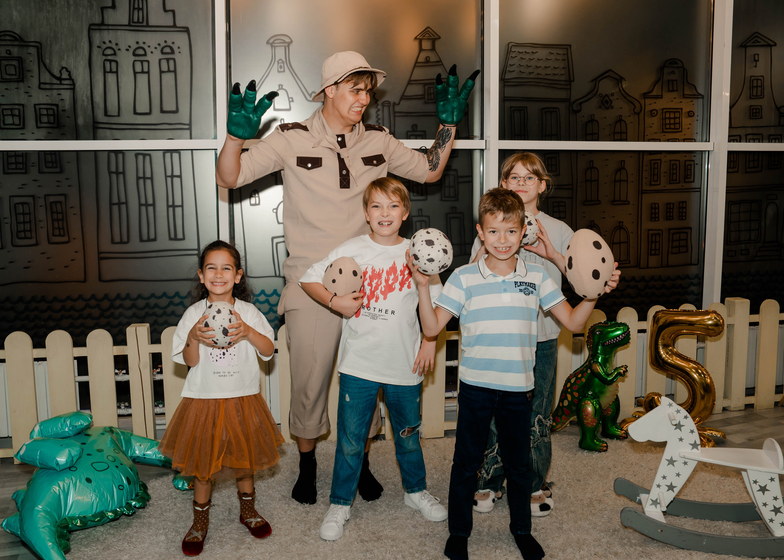 Грозный Тирекс. Крамер Юлиана детский и семейный фотограф