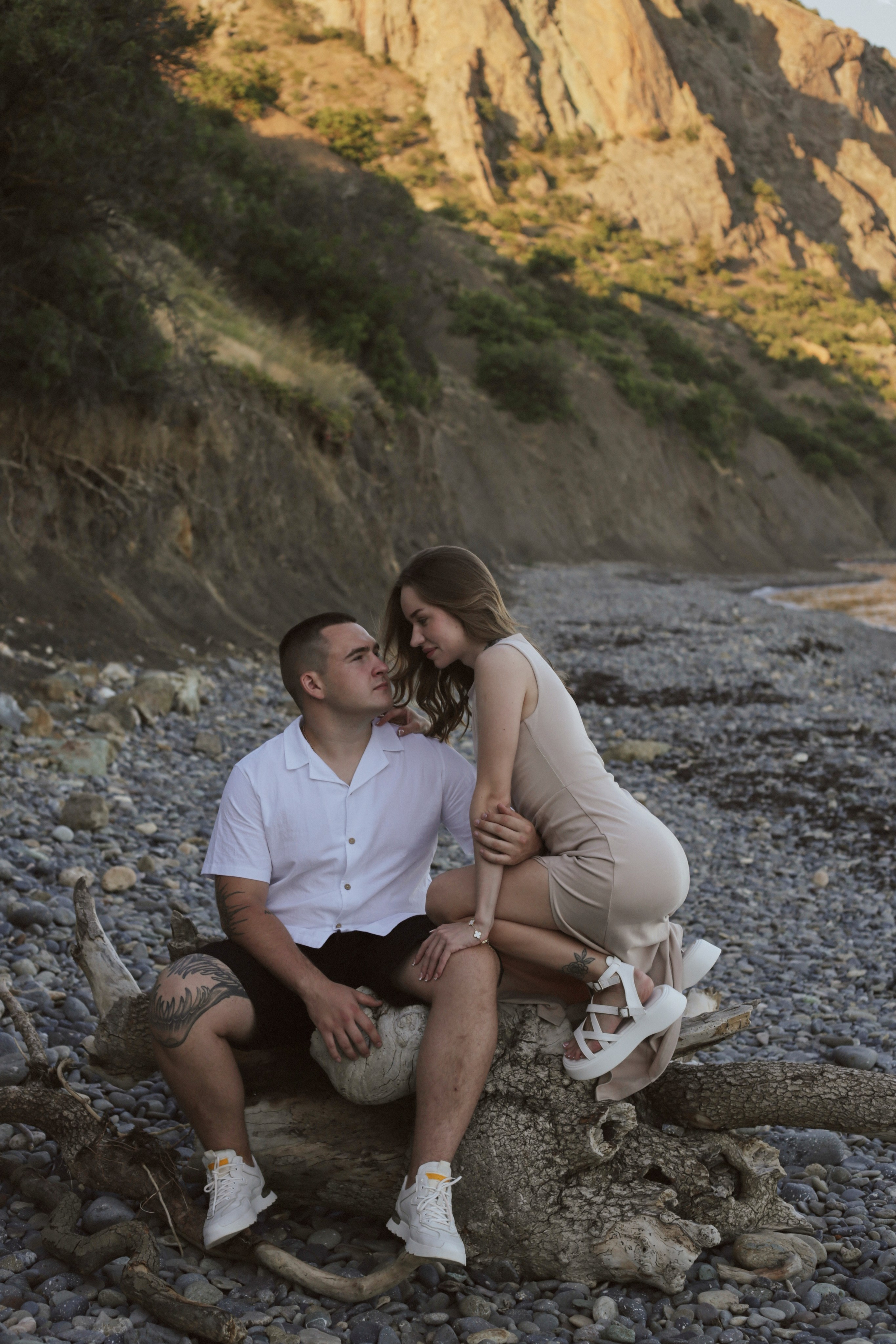 Под Кара-Дагом | Даша и Дима. Семейный фотограф в Феодосии и по Крыму Брежнева Алла